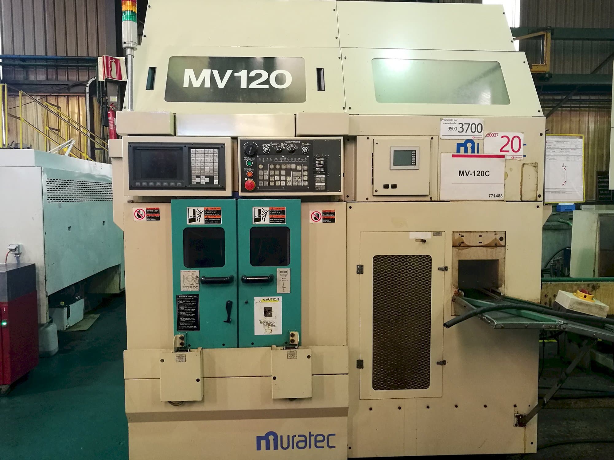 Čelní pohled na MURATA Muratec MV 120 stroj