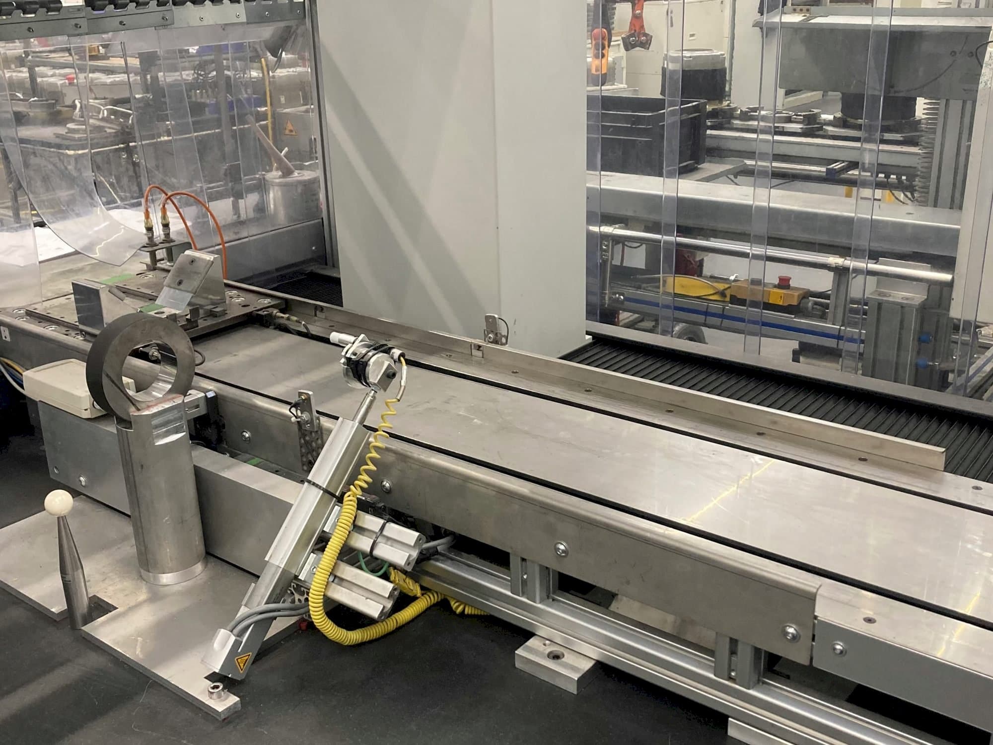 Čelní pohled na Mora Primus 7107 stroj