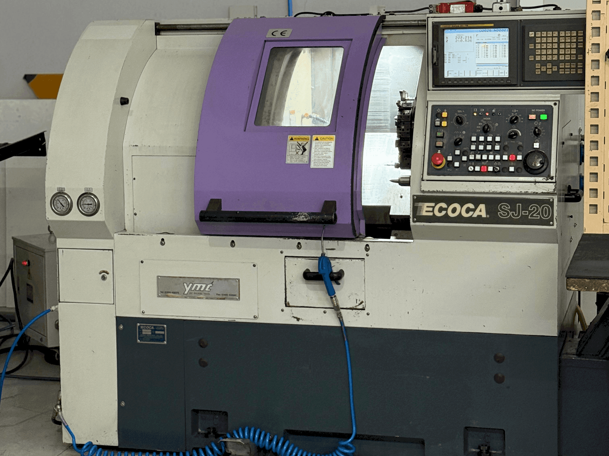 Čelní pohled na ECOCA SJ-20 stroj