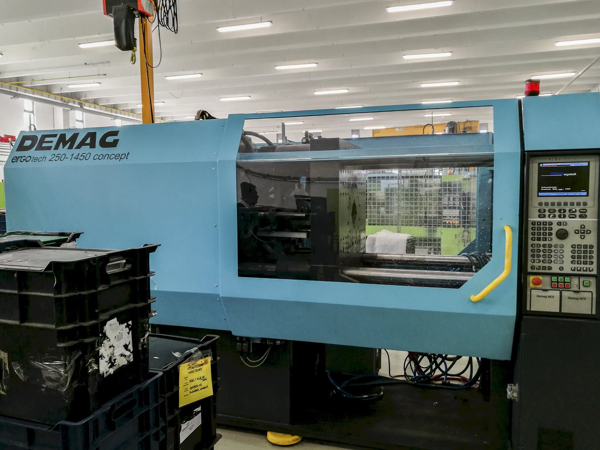 Čelní pohled  na DEMAG Ergotech concept 2500-1450 stroj