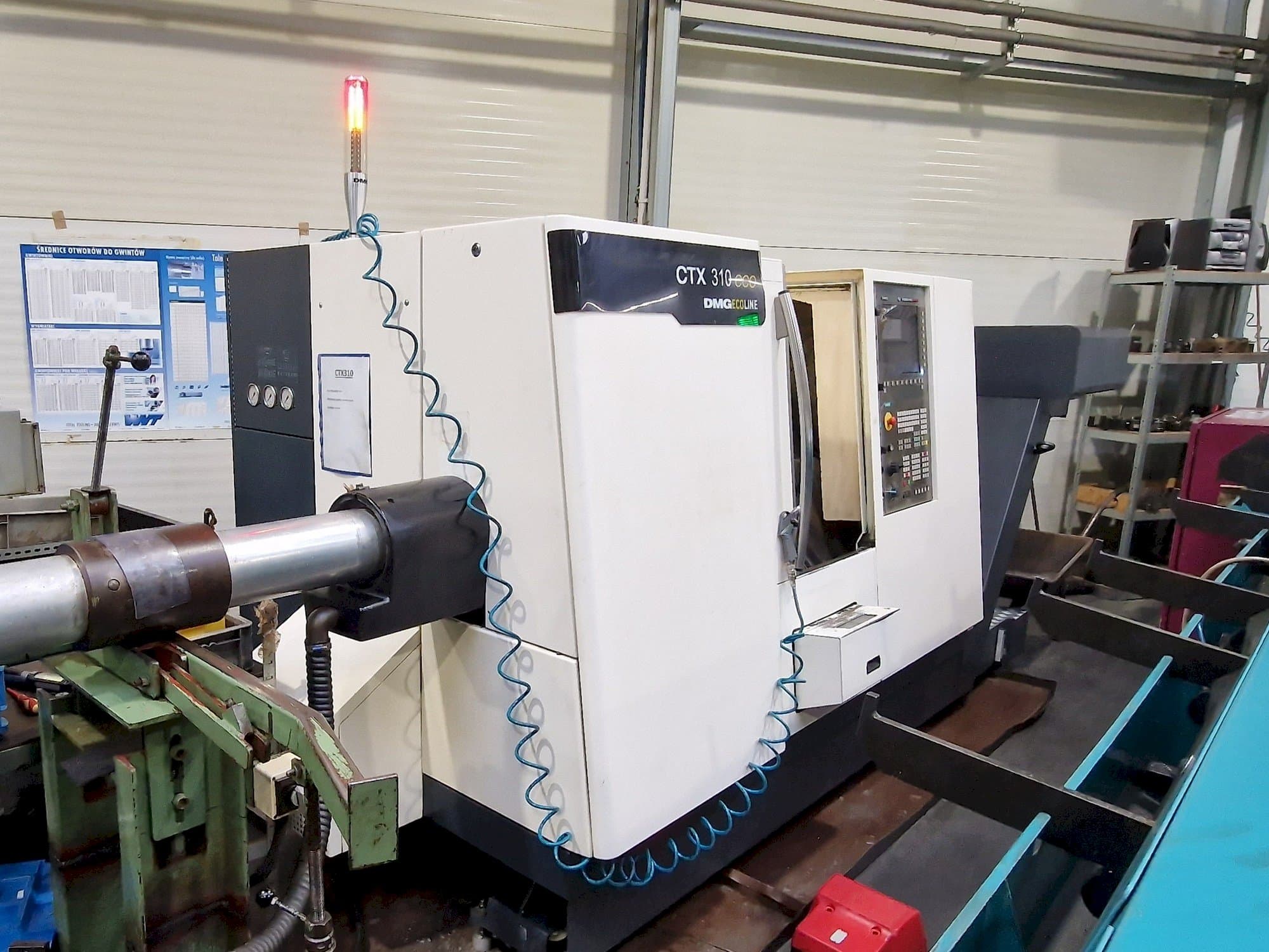 Levý boční pohled na DMG CTX 310 ecoline stroj