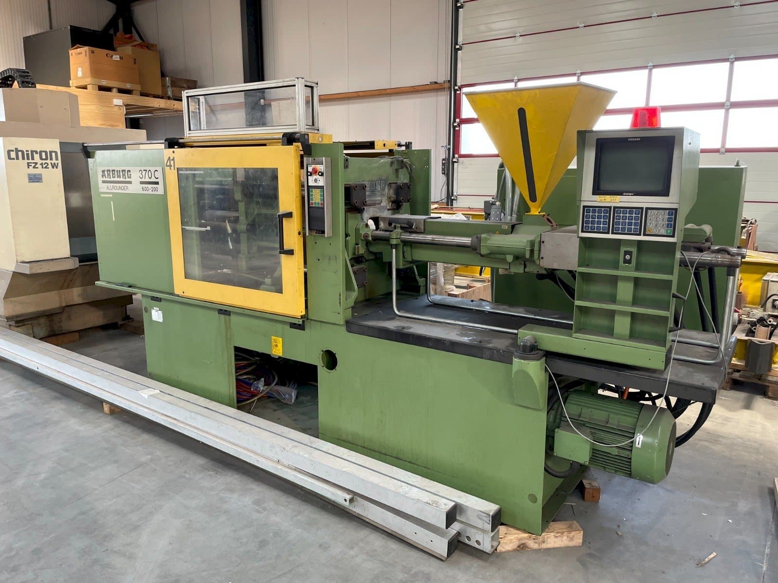 Čelní pohled na Arburg ALLROUNDER Centex 370 C 600 - 200 stroj