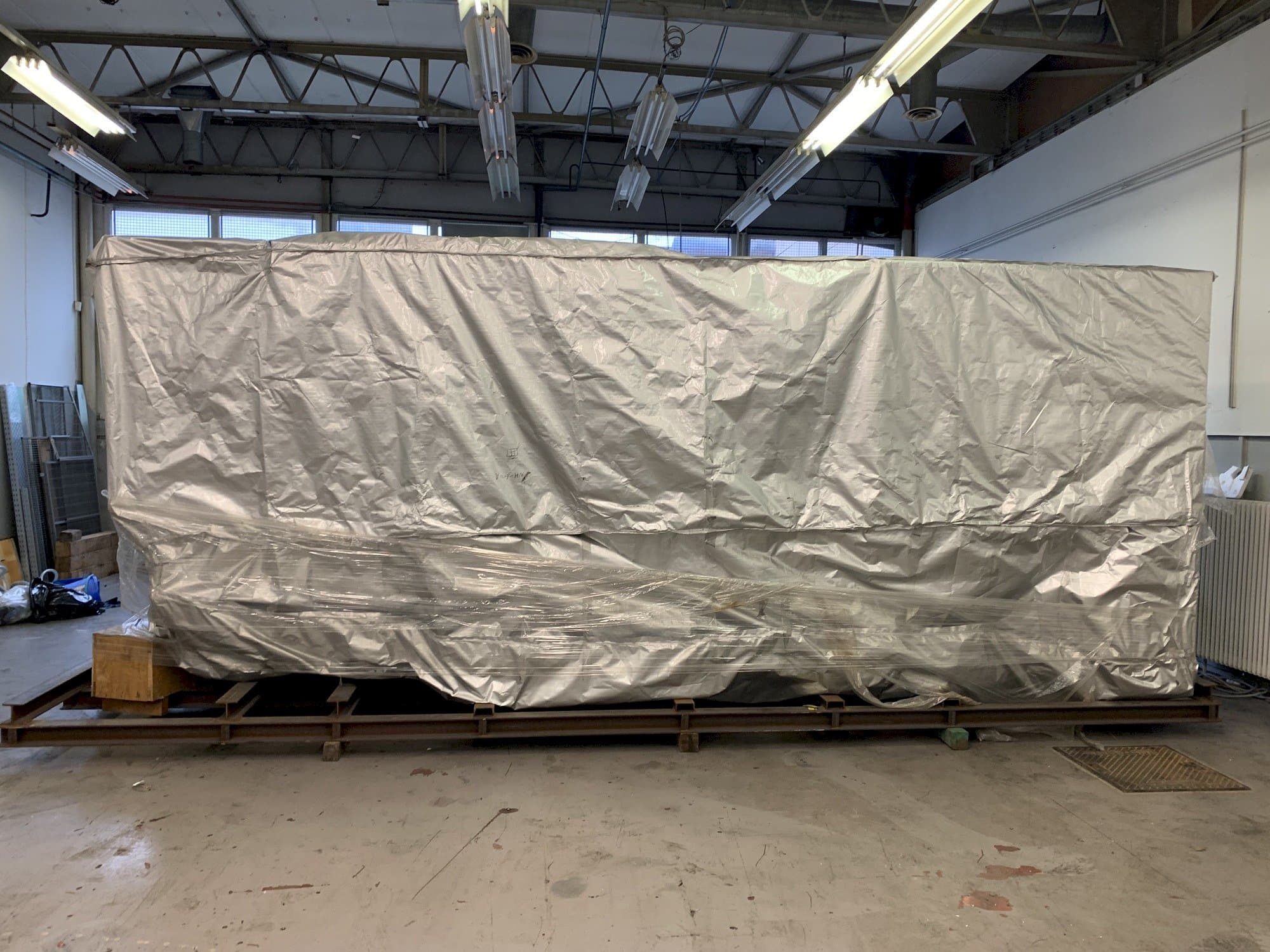 Čelní pohled na YCM NH 500A stroj