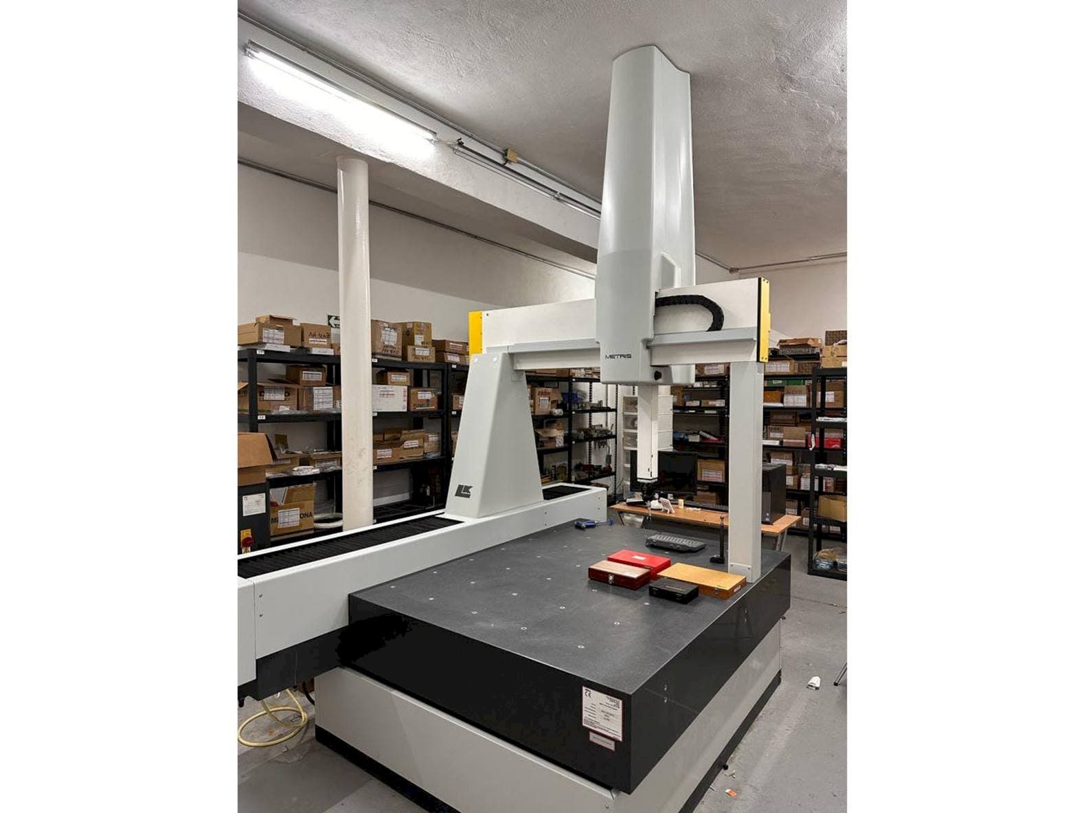 Čelní pohled  na NIKON LK V 15.10.8  stroj