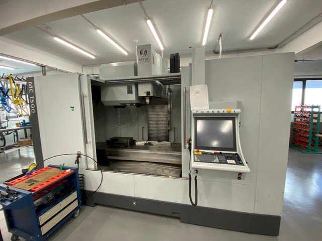 Čelní pohled na STYLE MC 1500 stroj