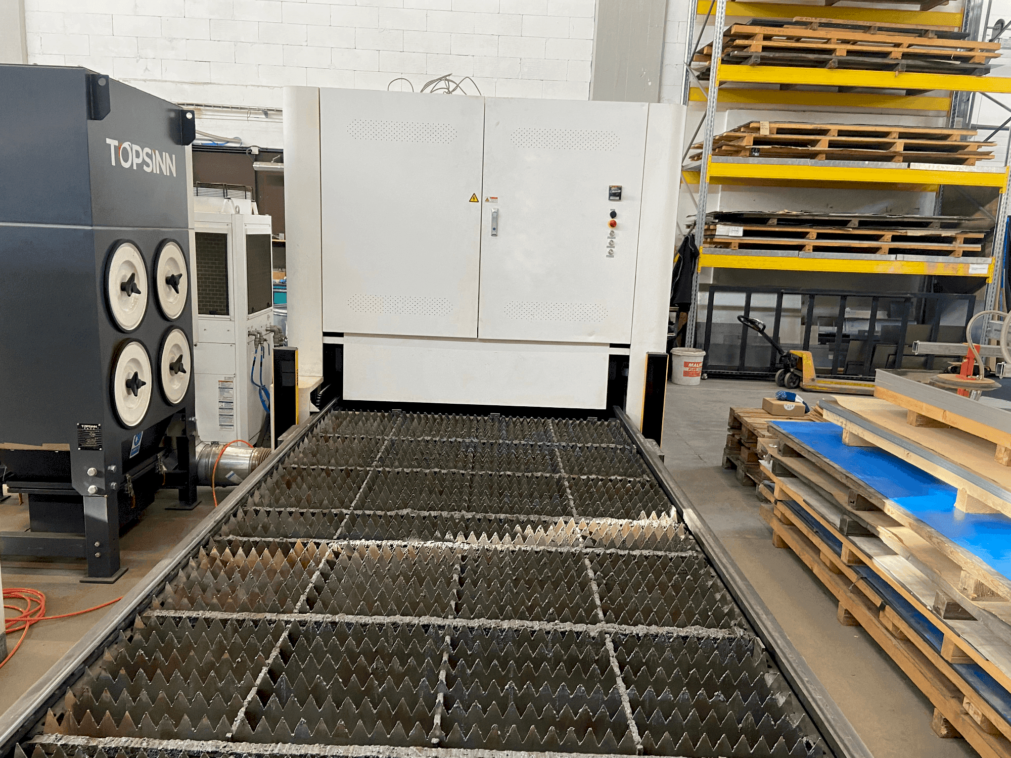 Čelní pohled  na Bodor C3  stroj