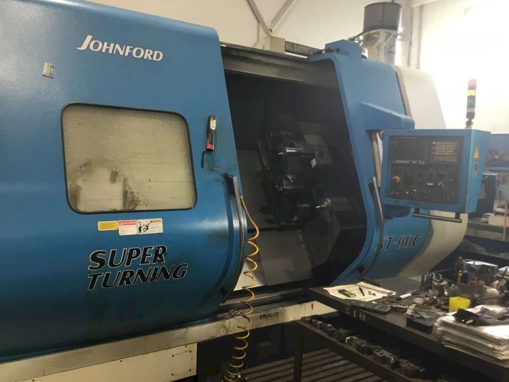 Čelní pohled  na Johnford ST-60C  stroj