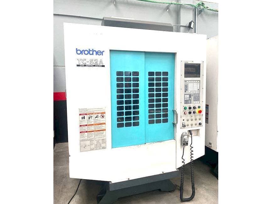 Čelní pohled na Brother TC-S2A stroj