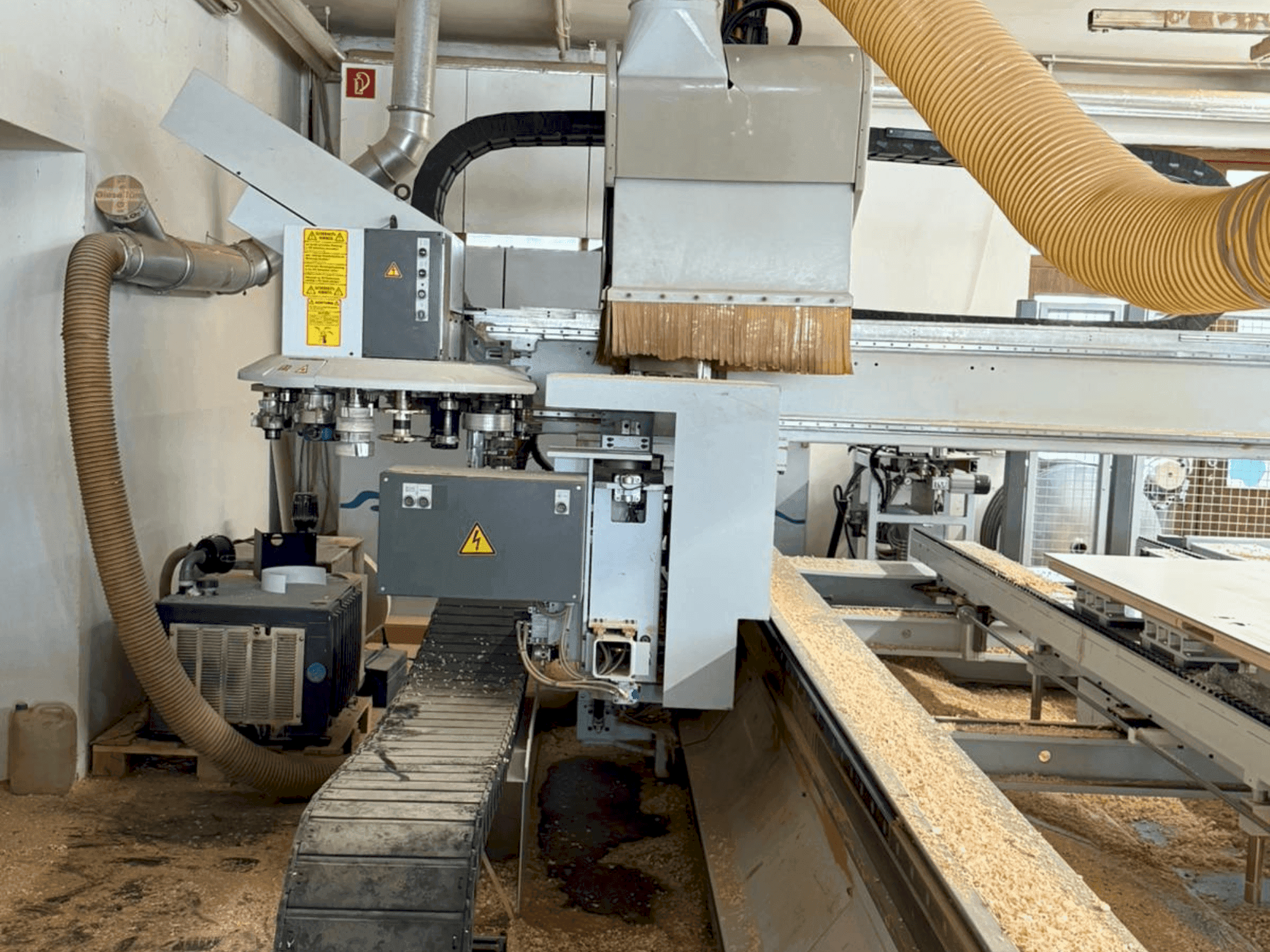 Čelní pohled na HOMAG PROFI BAZ20/30/16/V/D (2003) stroj