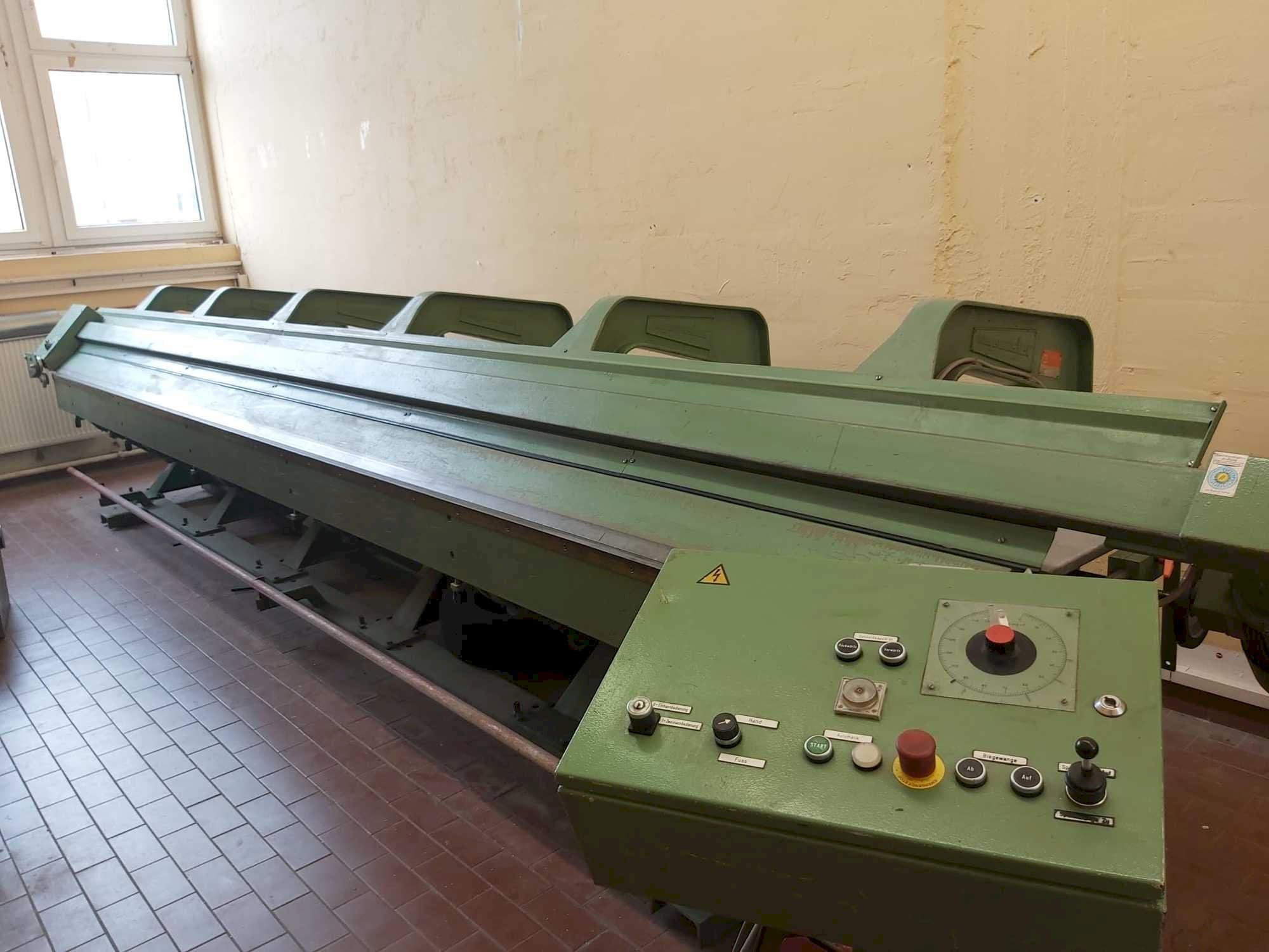 Čelní pohled na Biegmeister BMTH 6.1,5 stroj