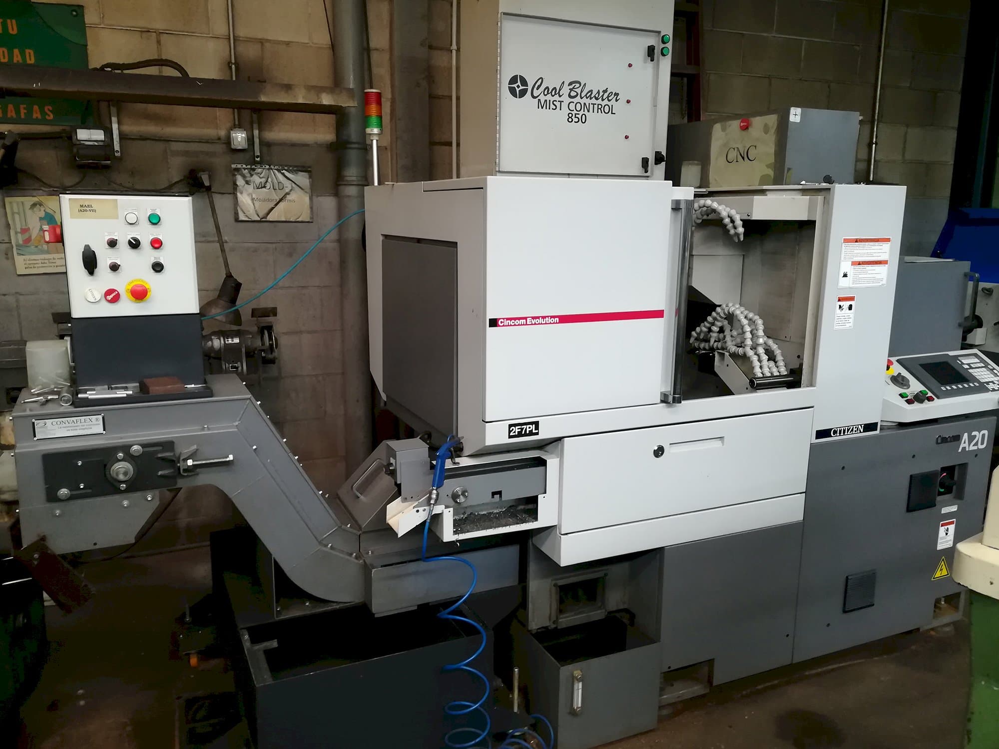 Čelní pohled na CITIZEN Cincom A20 stroj