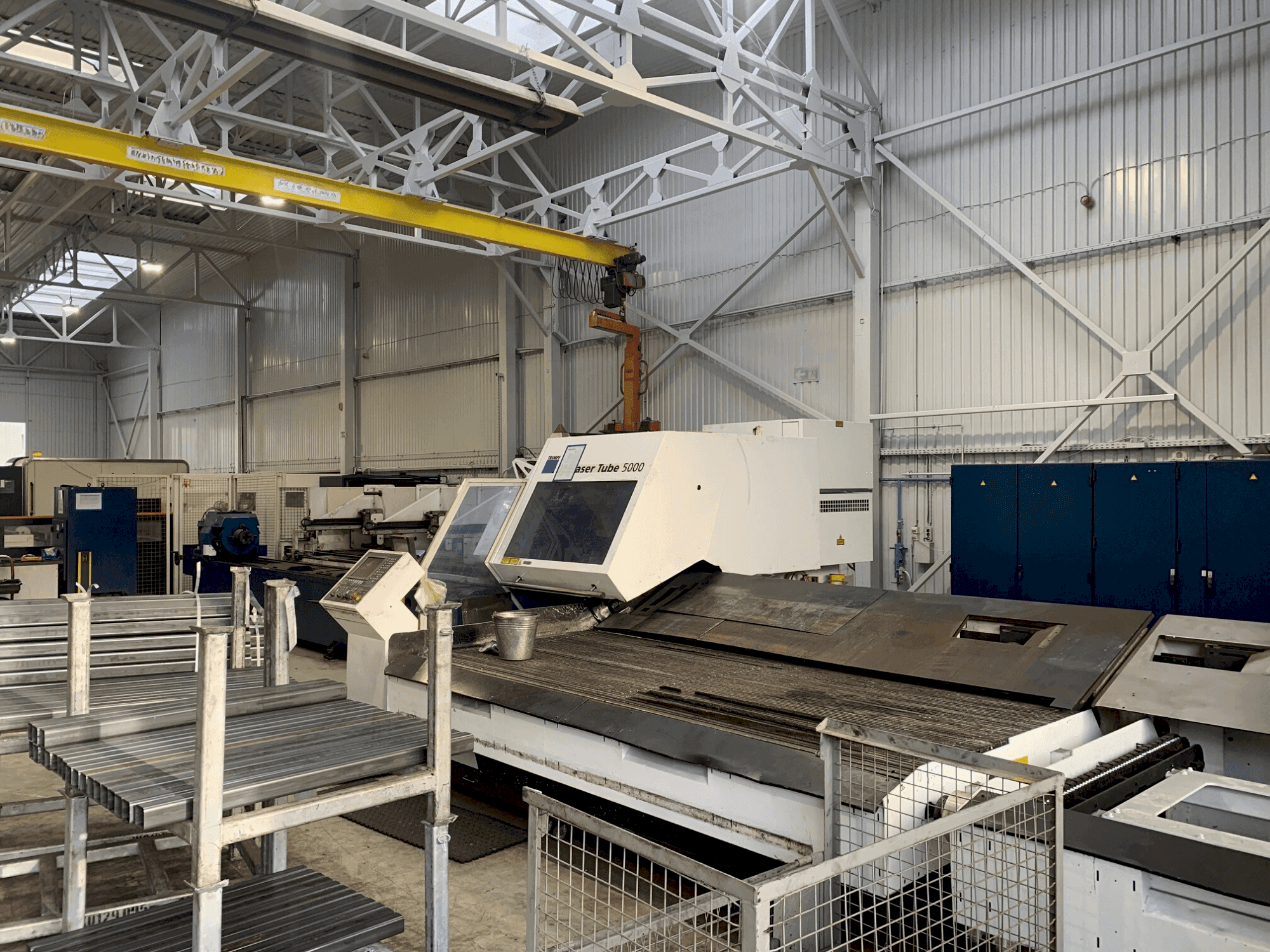 Čelní pohled na TRUMPF TruLaser Tube 5000 stroj