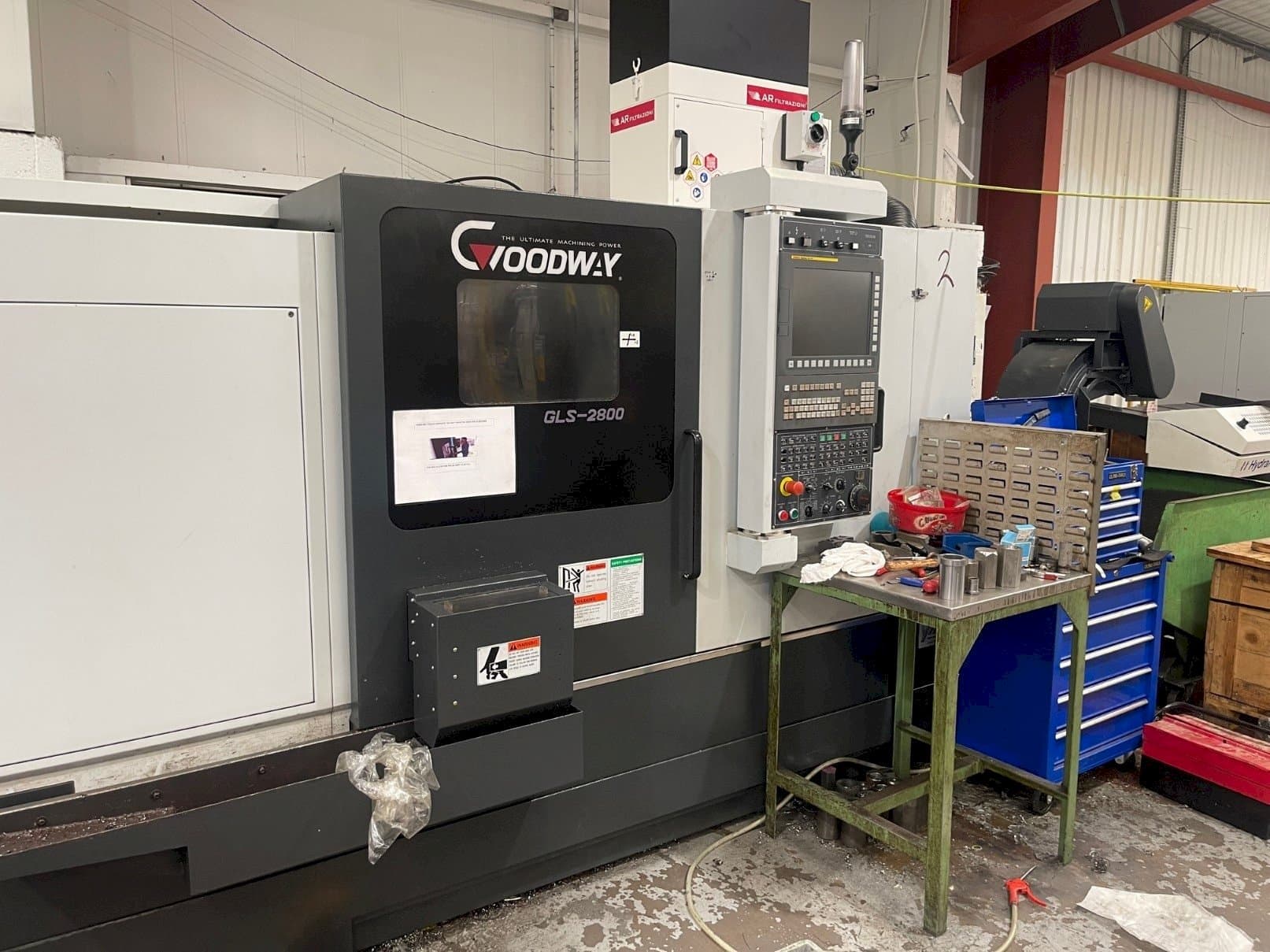 Čelní pohled na Goodway GLS-2800 stroj