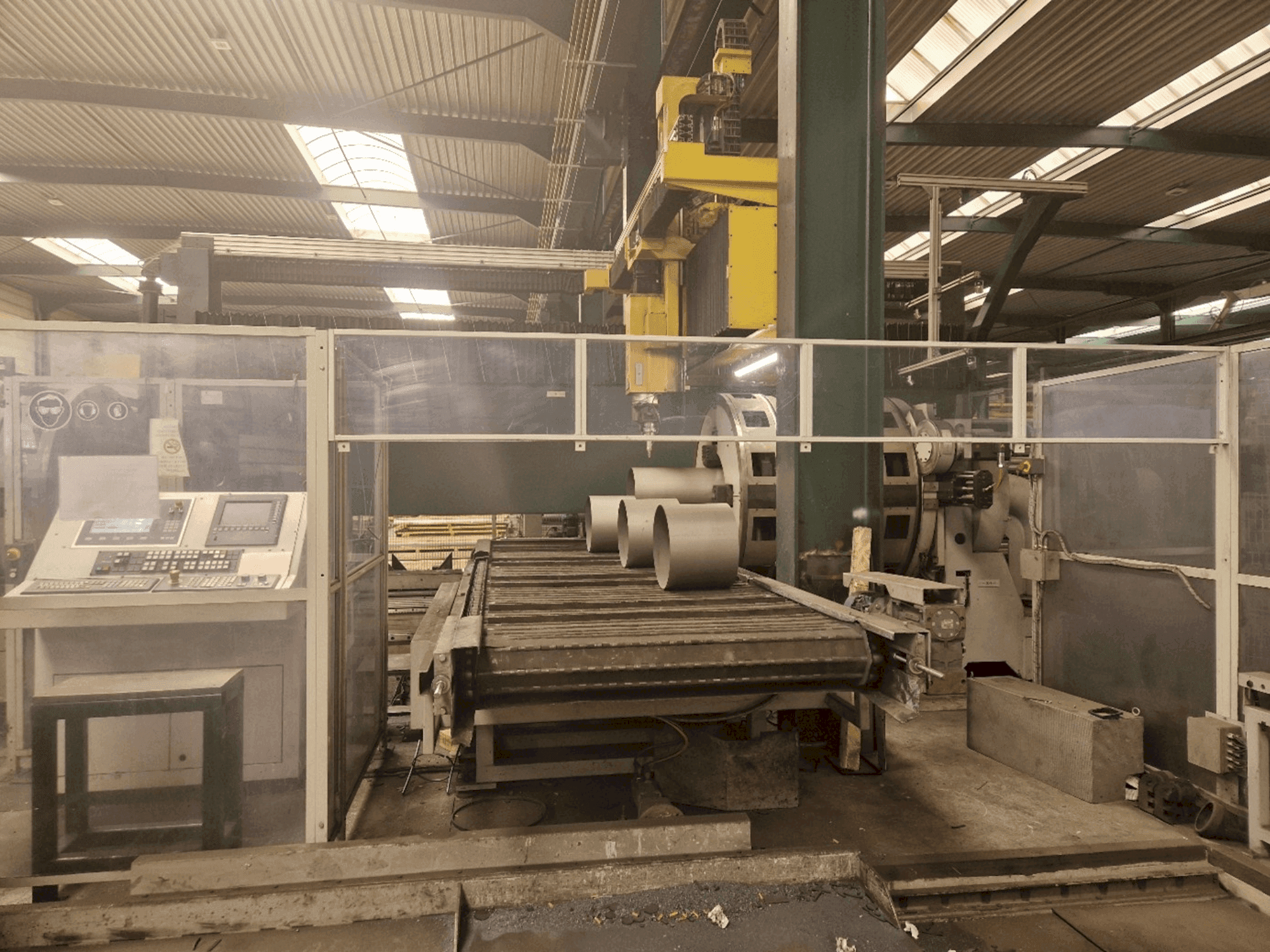 Čelní pohled na TTM FL 600 3D stroj