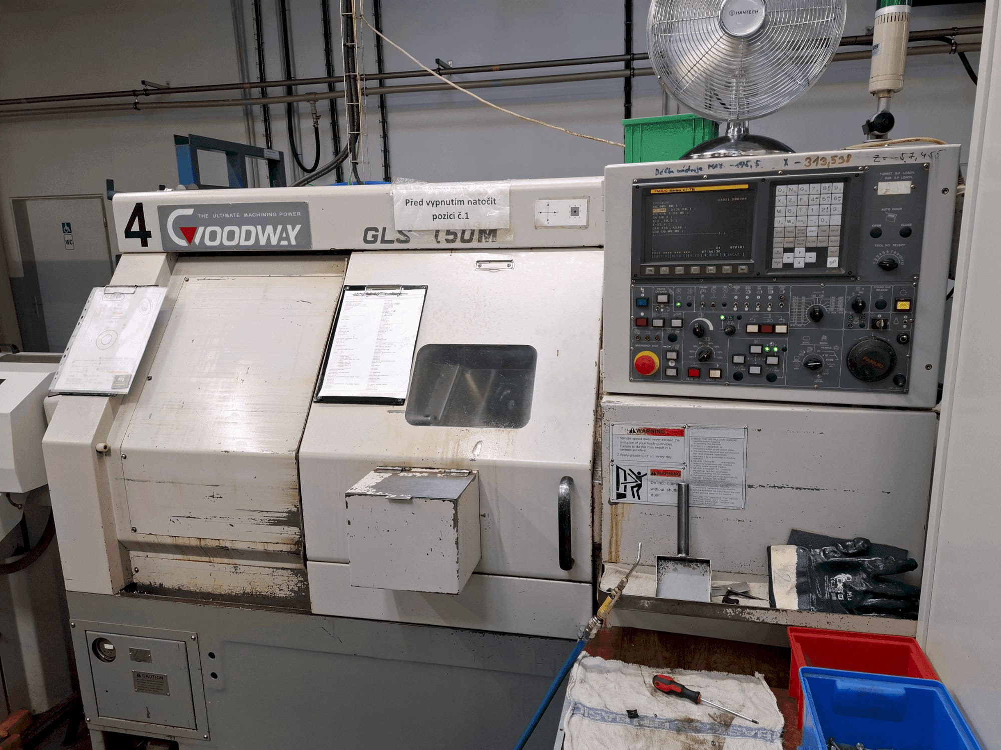 Čelní pohled na Goodway GLS 150M stroj