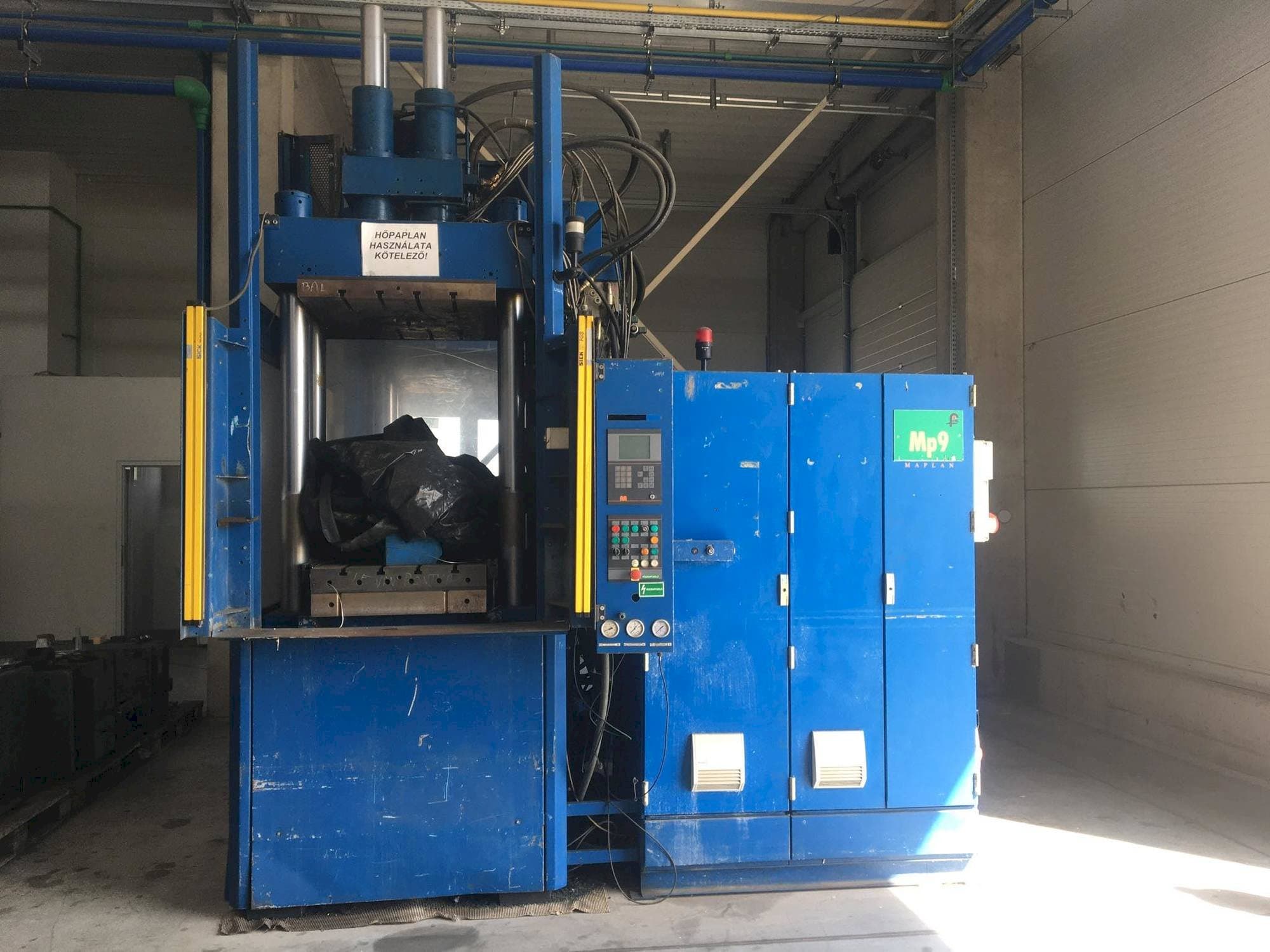 Čelní pohled  na MAPLAN MTF 750/300  stroj