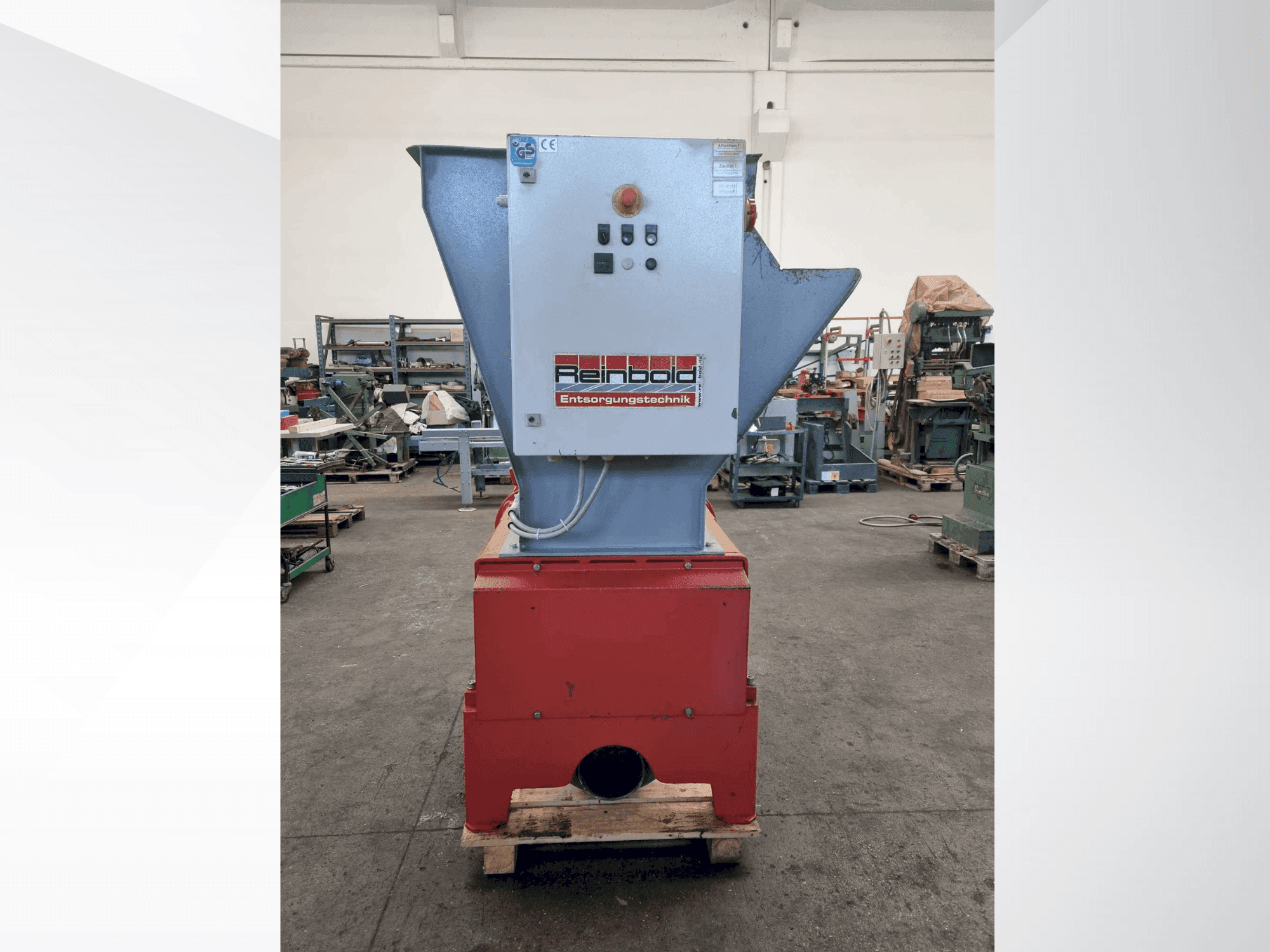 Čelní pohled  na REINBOLD RMZ 500  stroj