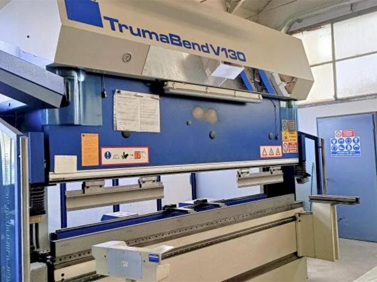 Čelní pohled na Trumpf Trumabend V130 stroj