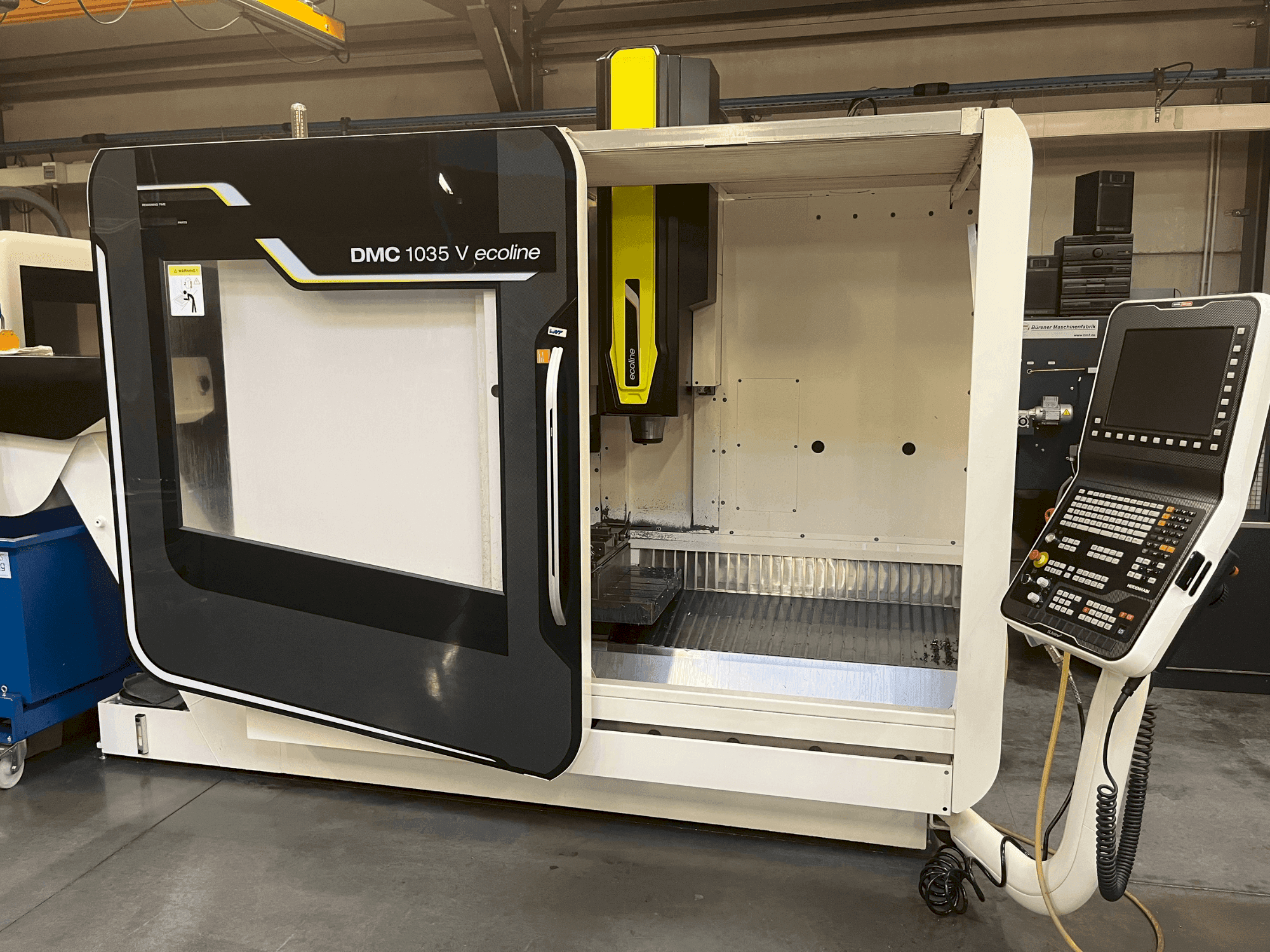 Čelní pohled  na DMG Gildemeister DMC 1035 V ecoline  stroj