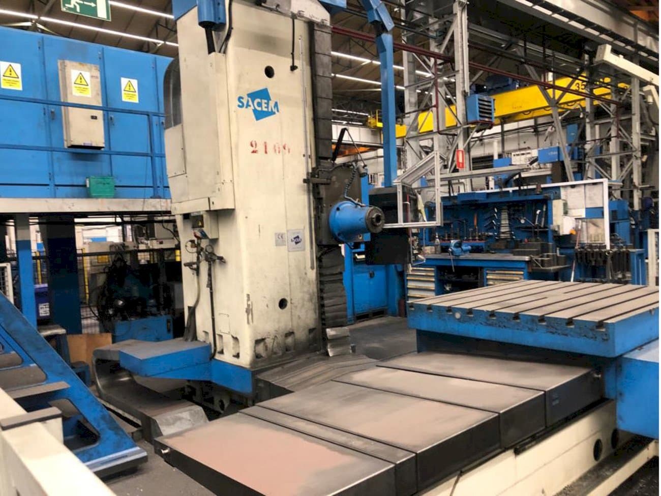 Čelní pohled na Sacem MSMG - XC/110-C/N stroj