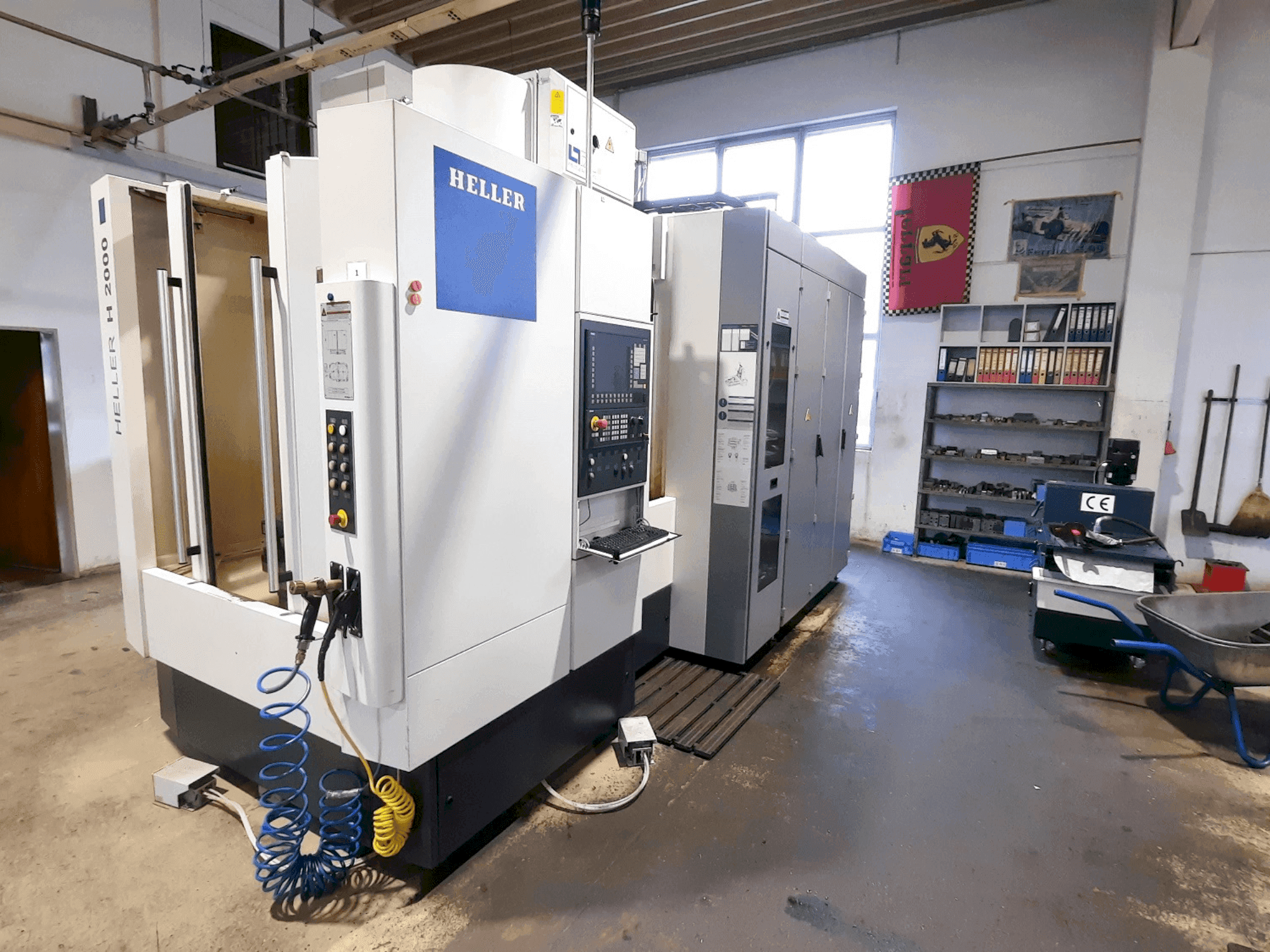 Čelní pohled  na HELLER H2000  stroj