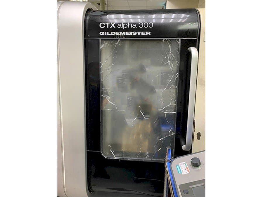 Čelní pohled na Gildemeister CTX Alpha 300 V4 stroj