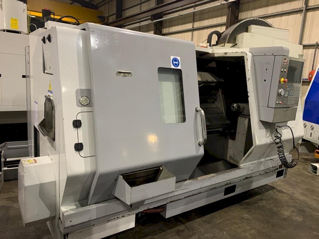 Čelní pohled  na HAAS SL-30 THE  stroj