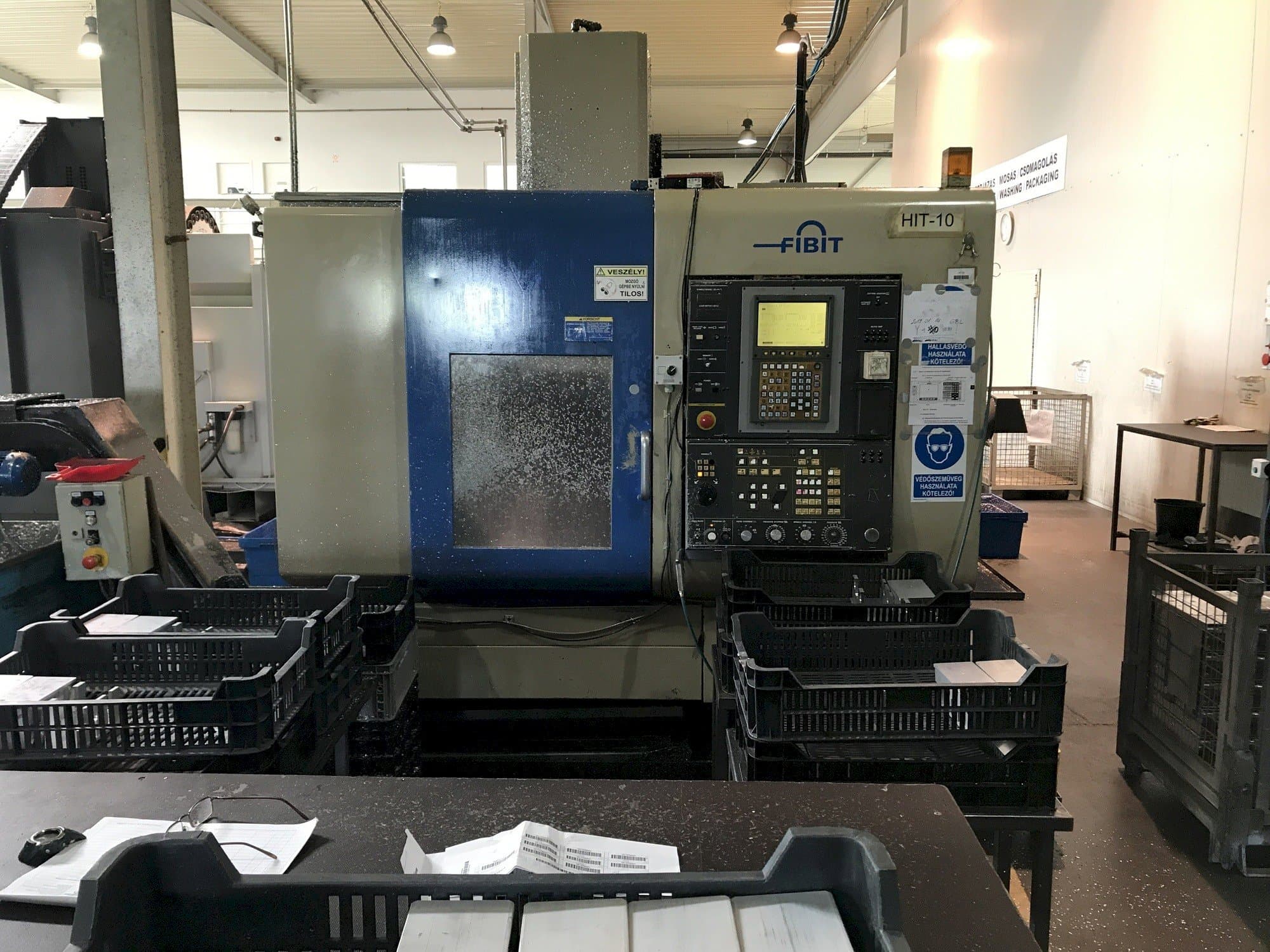 Čelní pohled na HITACHI SEIKI VS40 stroj