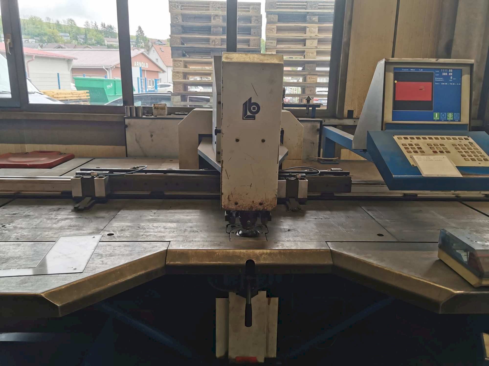 Čelní pohled na BOSCHERT PL 150 CNC Z stroj