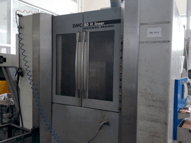 Čelní pohled na DECKEL MAHO DMC 80 H linear stroj