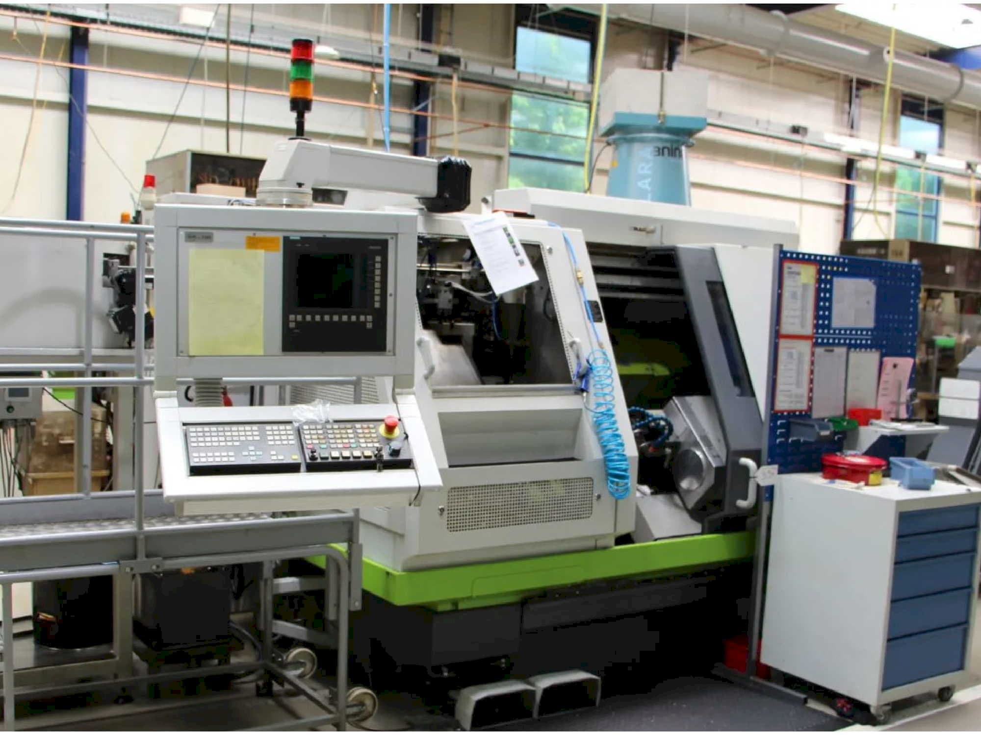 Čelní pohled na Benzinger TNI - B6 stroj