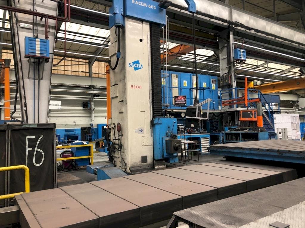 Čelní pohled  na Sacem									 Racem-603  stroj