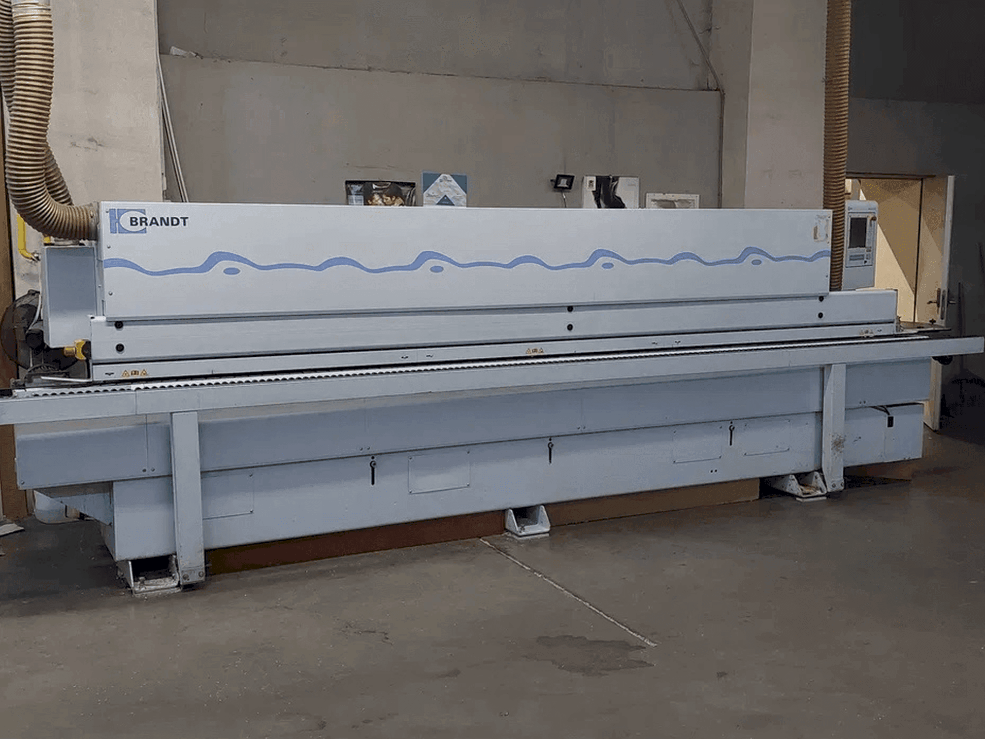 Čelní pohled  na BRANDT Optimat KDF 650 C  stroj