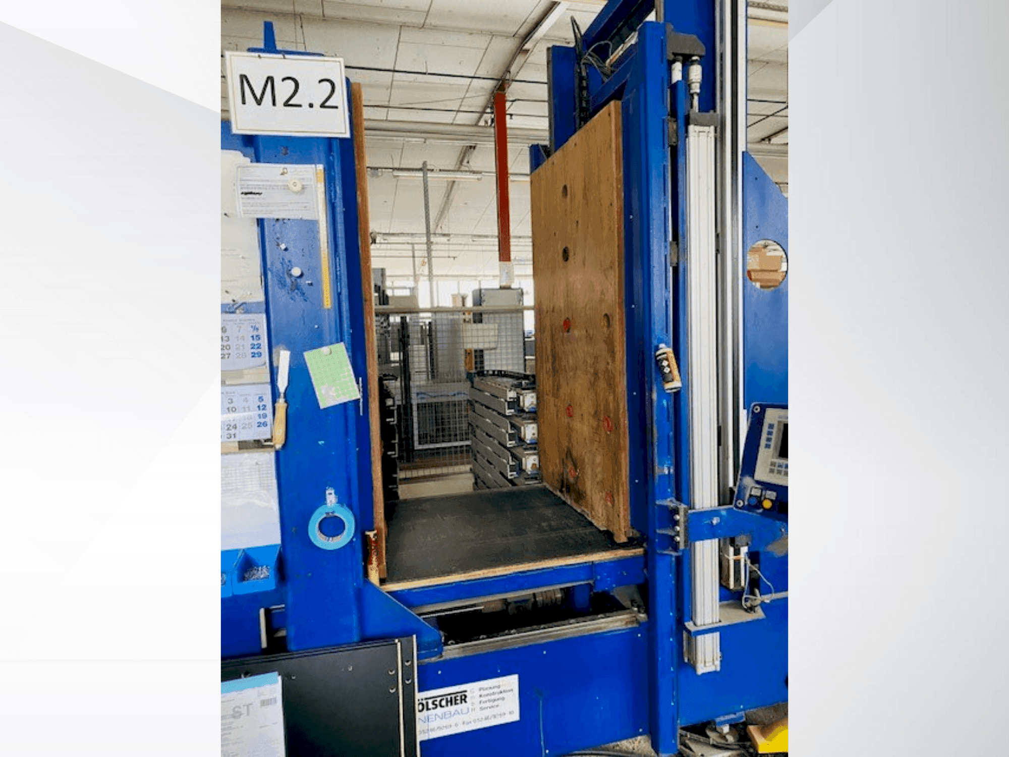 Čelní pohled na Hüttenhölscher Body Press stroj