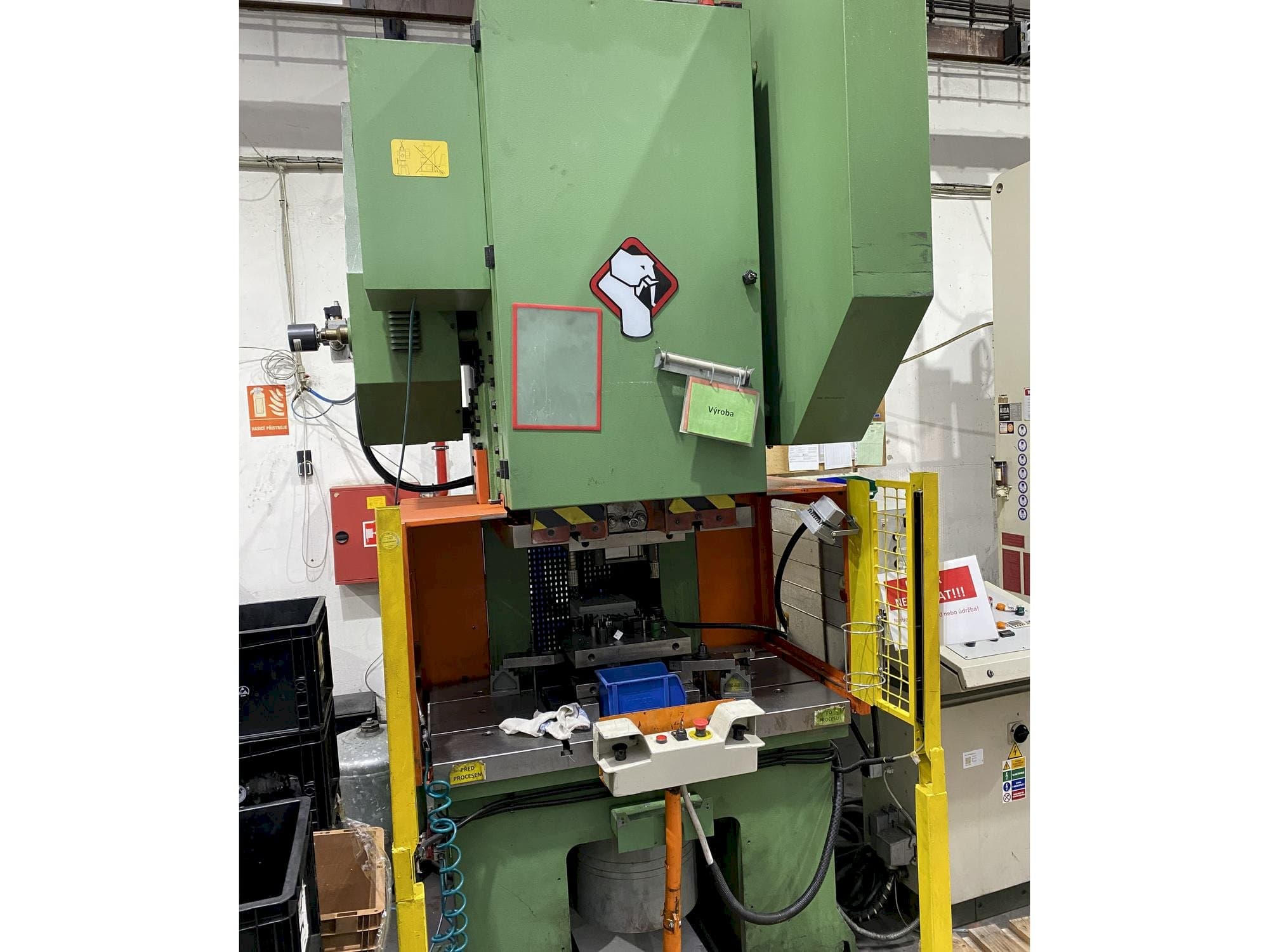 Čelní pohled na SANGIACOMO T 130R CE stroj