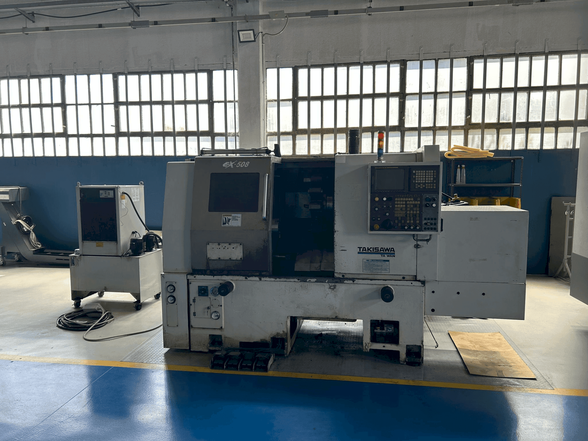 Čelní pohled  na Takisawa EX-508  stroj