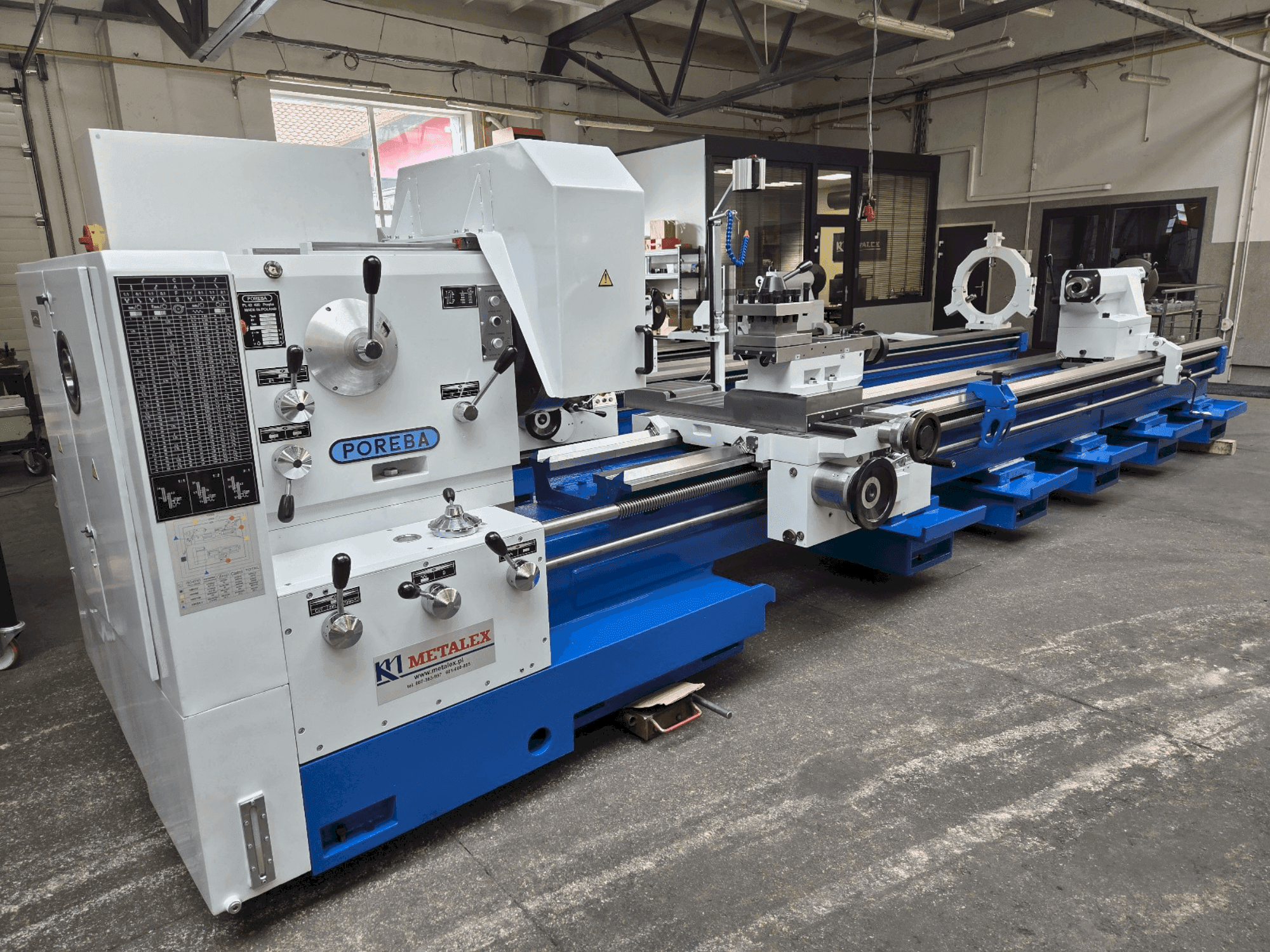 Čelní pohled na Poreba TPK 90/5M stroj