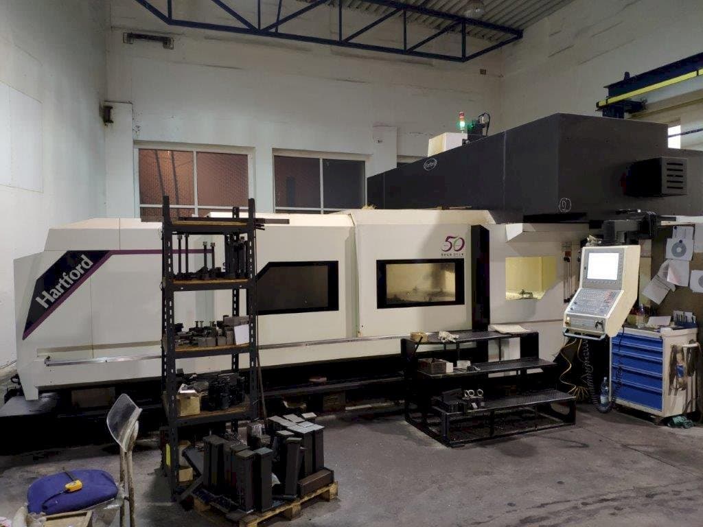 Čelní pohled na Hartford SW-426 stroj