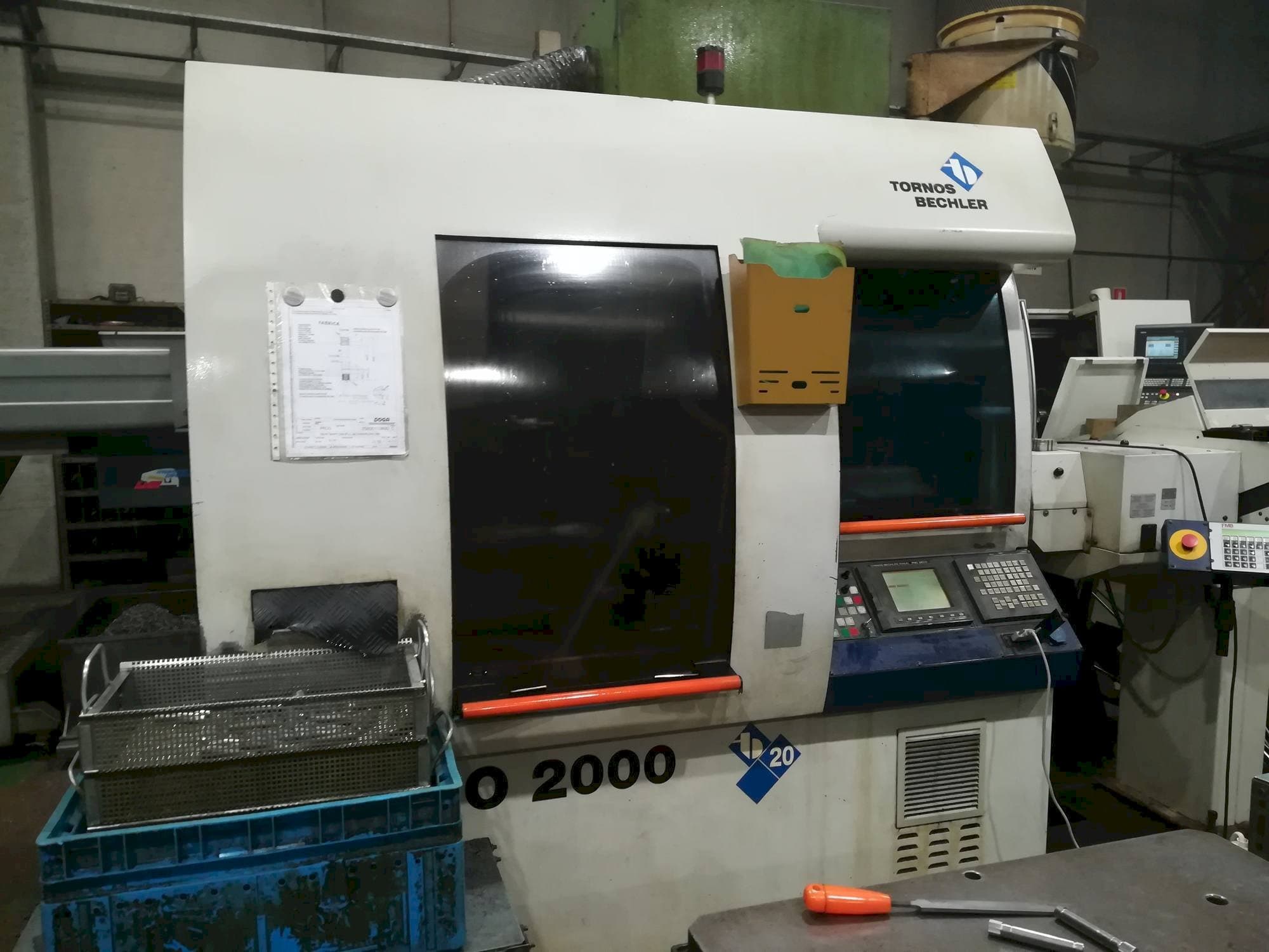 Čelní pohled na Tornos-Bechler Deco 20 stroj