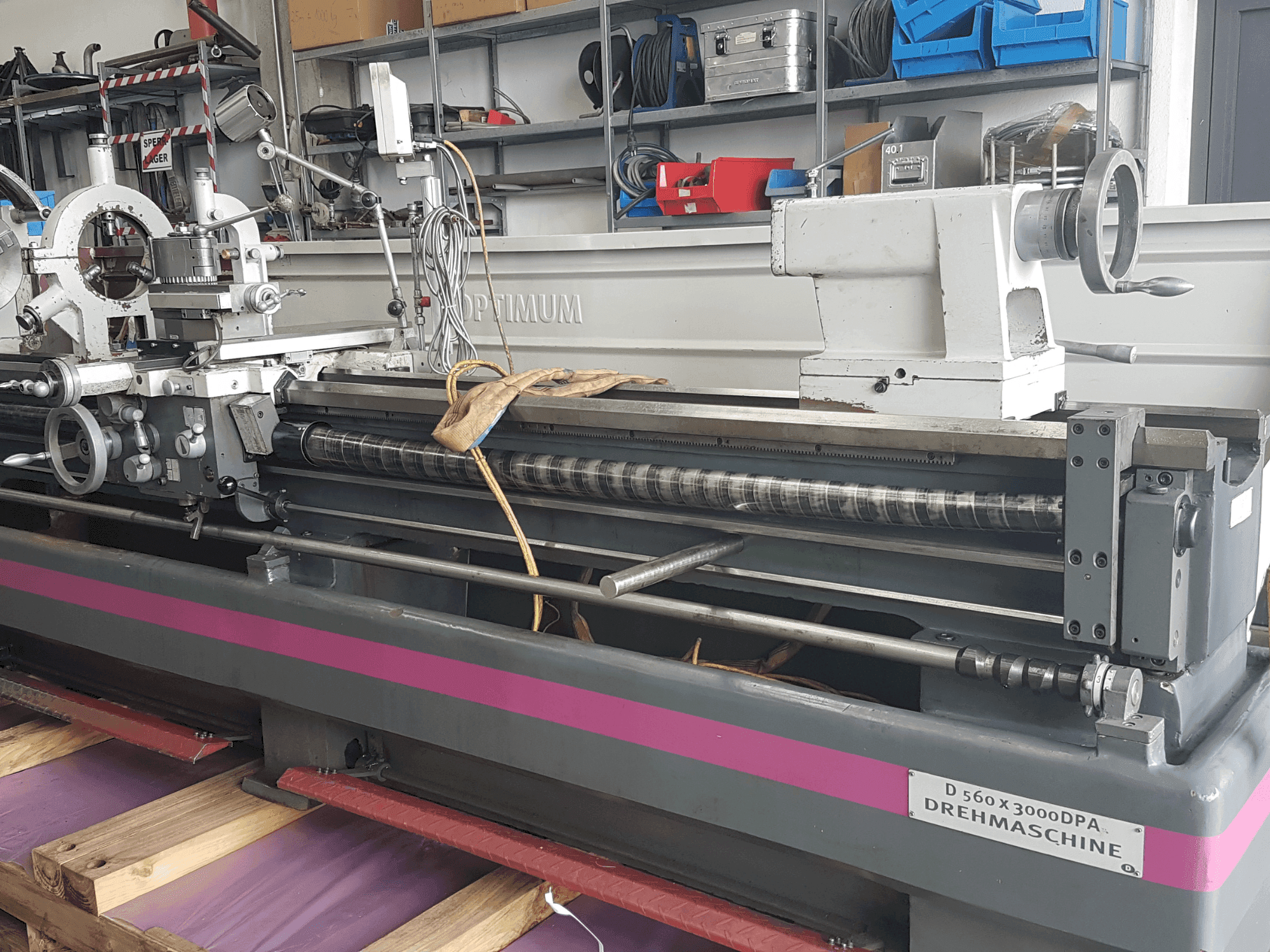 Čelní pohled na Optimum D 5600x3000 stroj