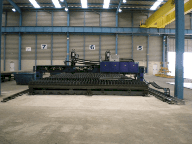 Čelní pohled na Messer Omnimat L/7800 stroj