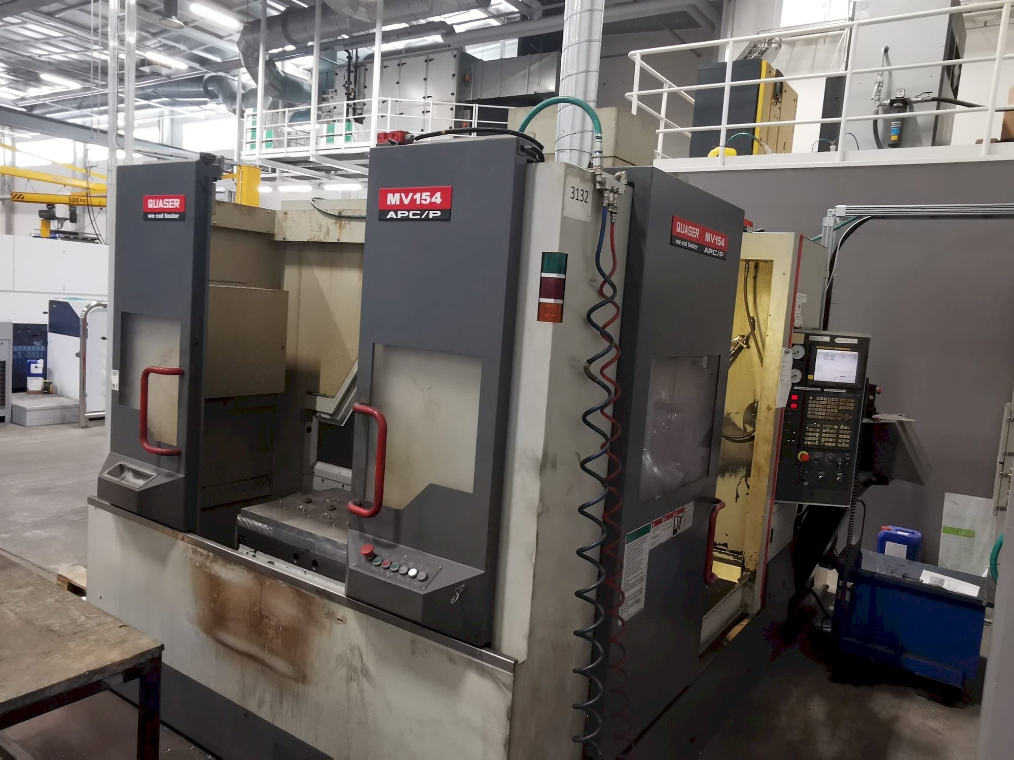 Čelní pohled na Quaser MV154APC/P12 stroj