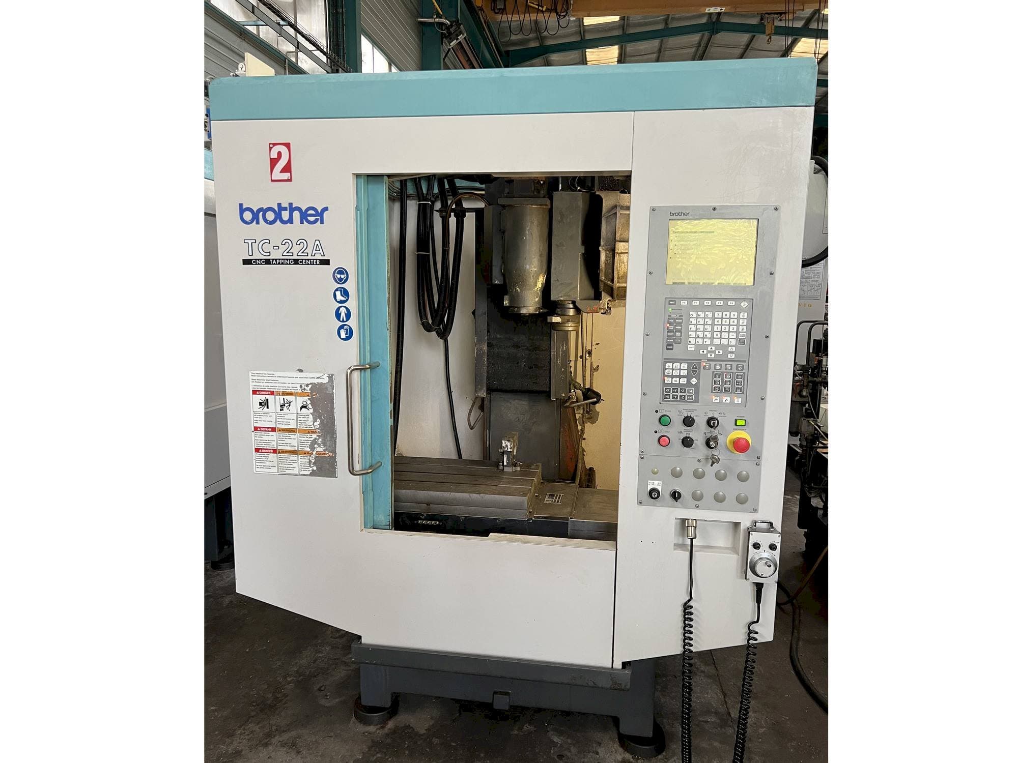 Čelní pohled na Brother TC-22A stroj