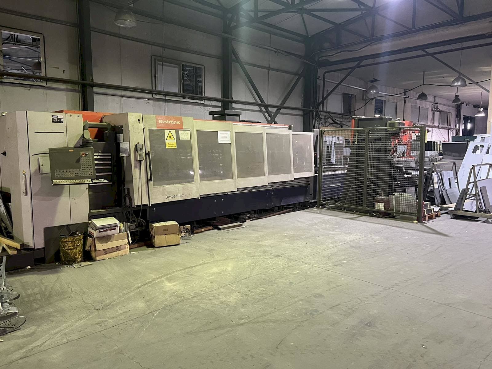 Čelní pohled na Bystronic Byspeed 3015 stroj