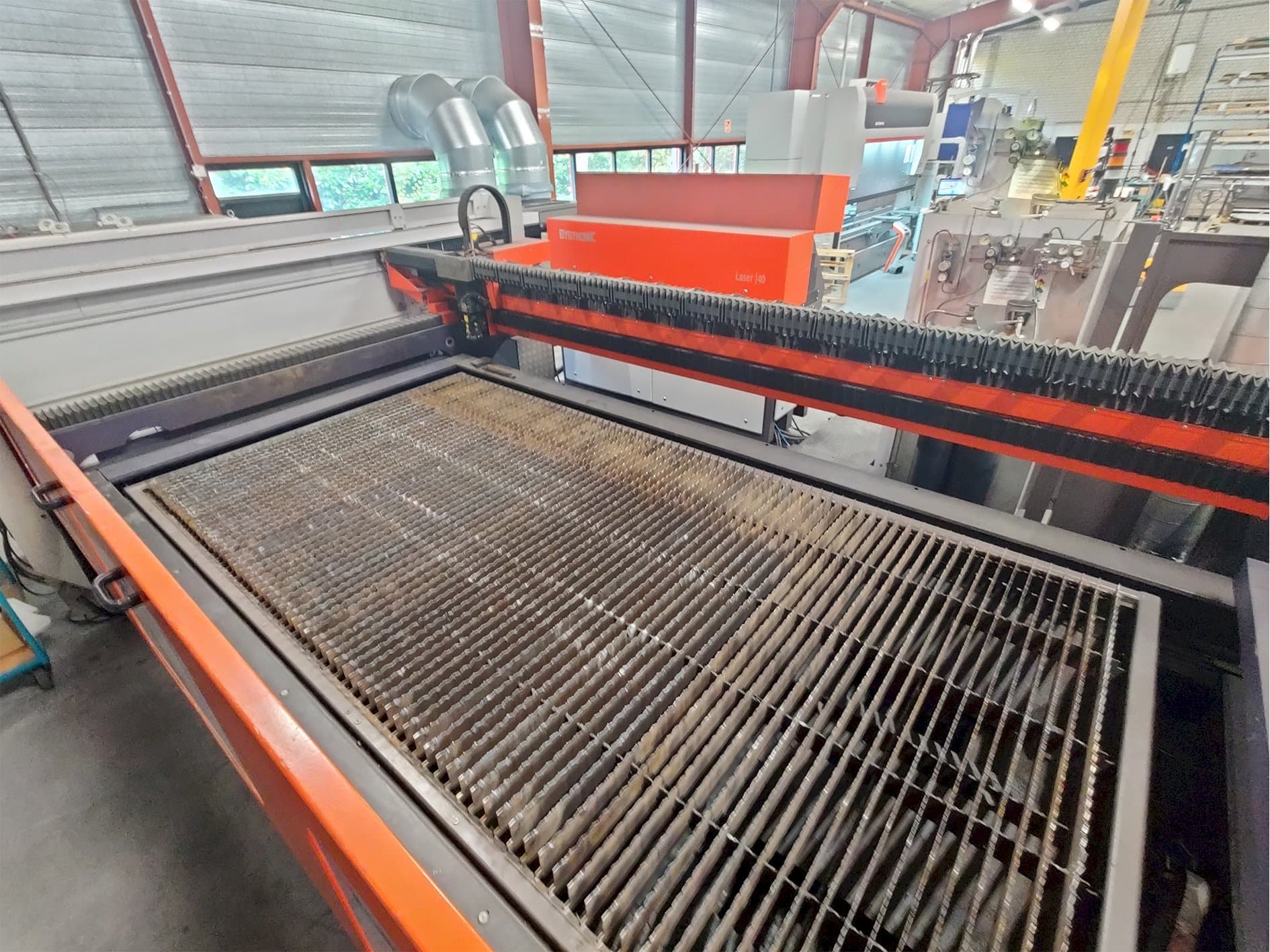 Čelní pohled na Bystronic ByStar 4020 4kW CO2 stroj