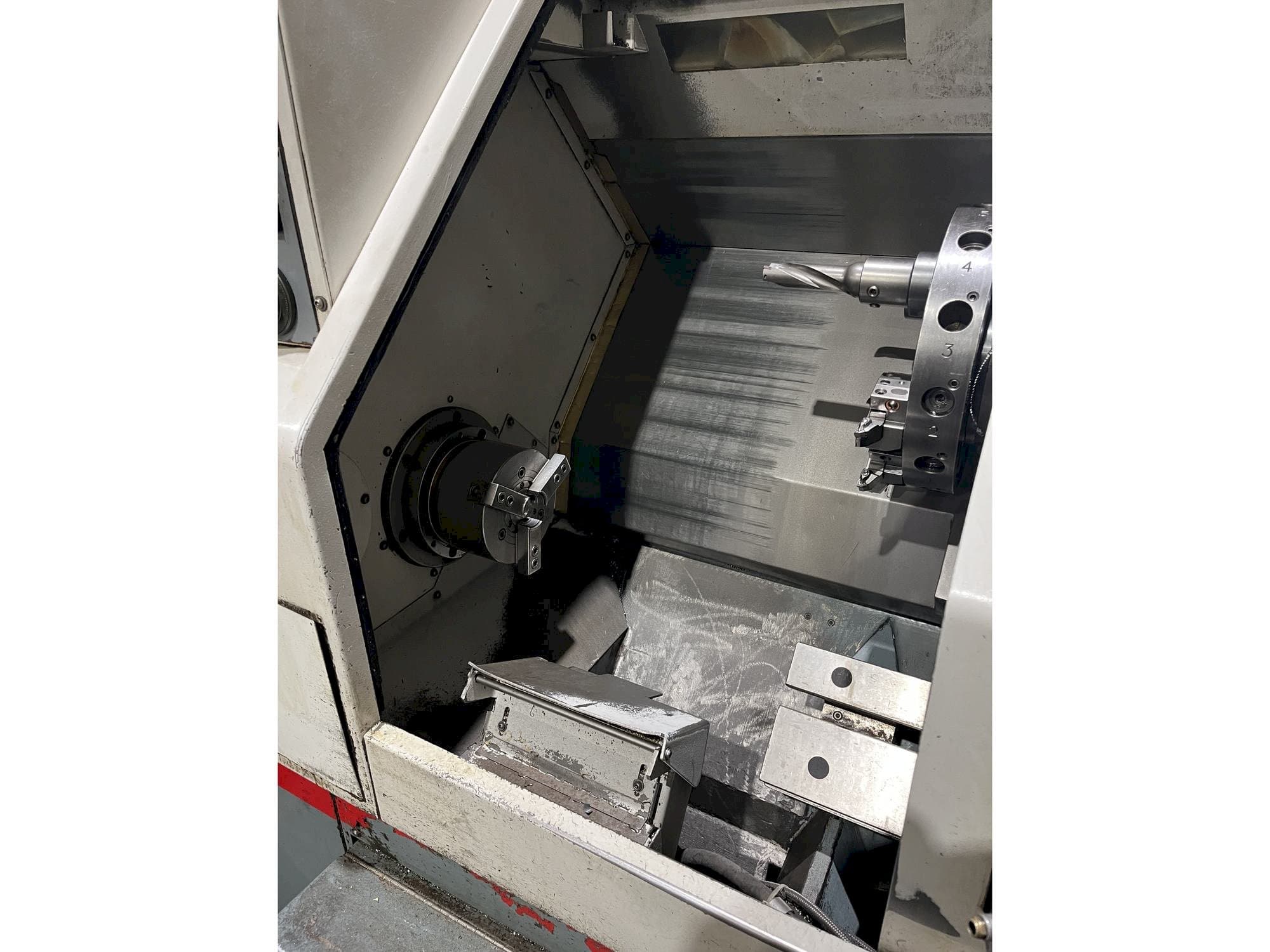 Pracovní prostor na Cincinnati Hawk TC150 stroje