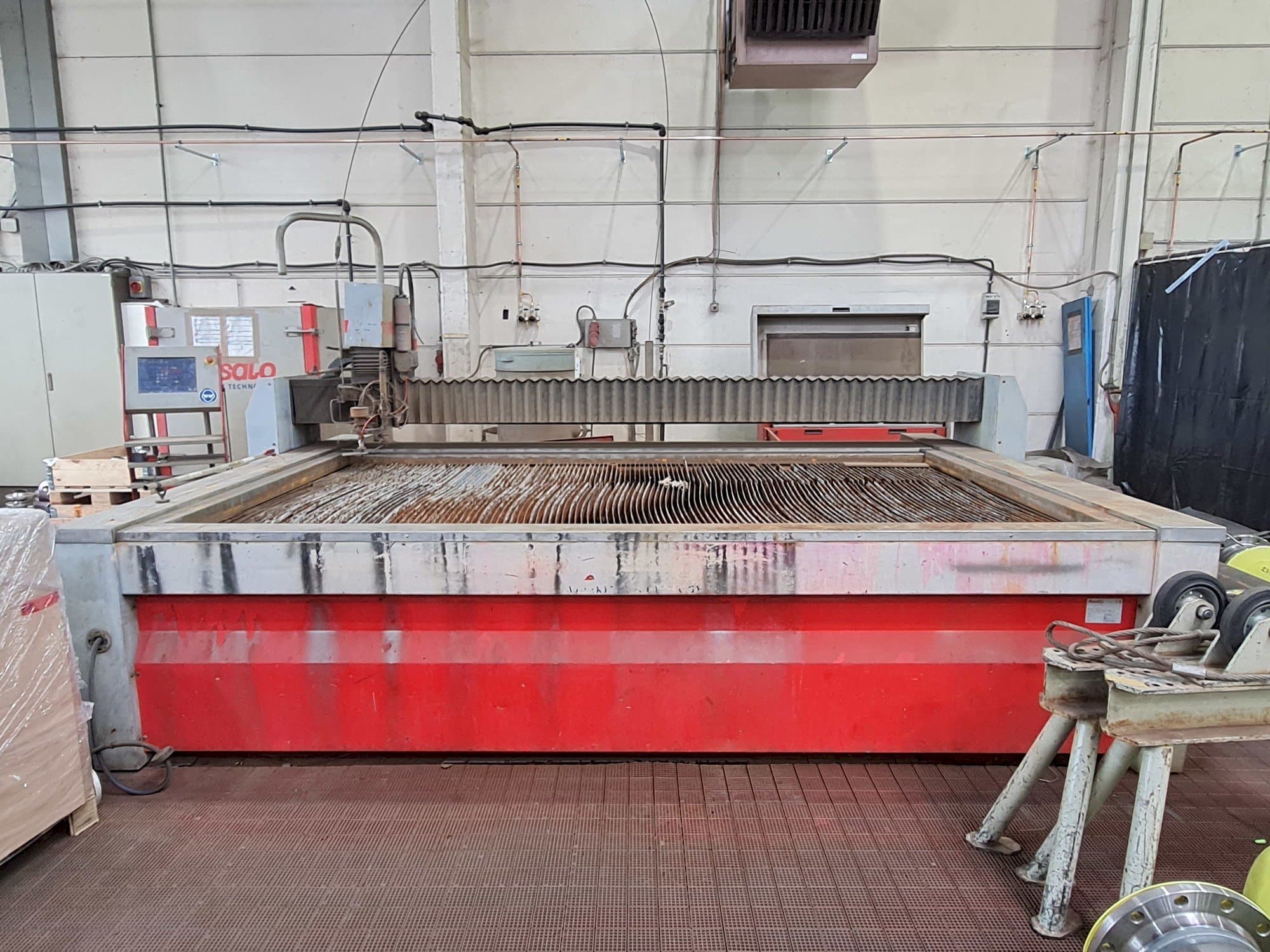 Čelní pohled na Resato R-LCM 3015-1 stroj