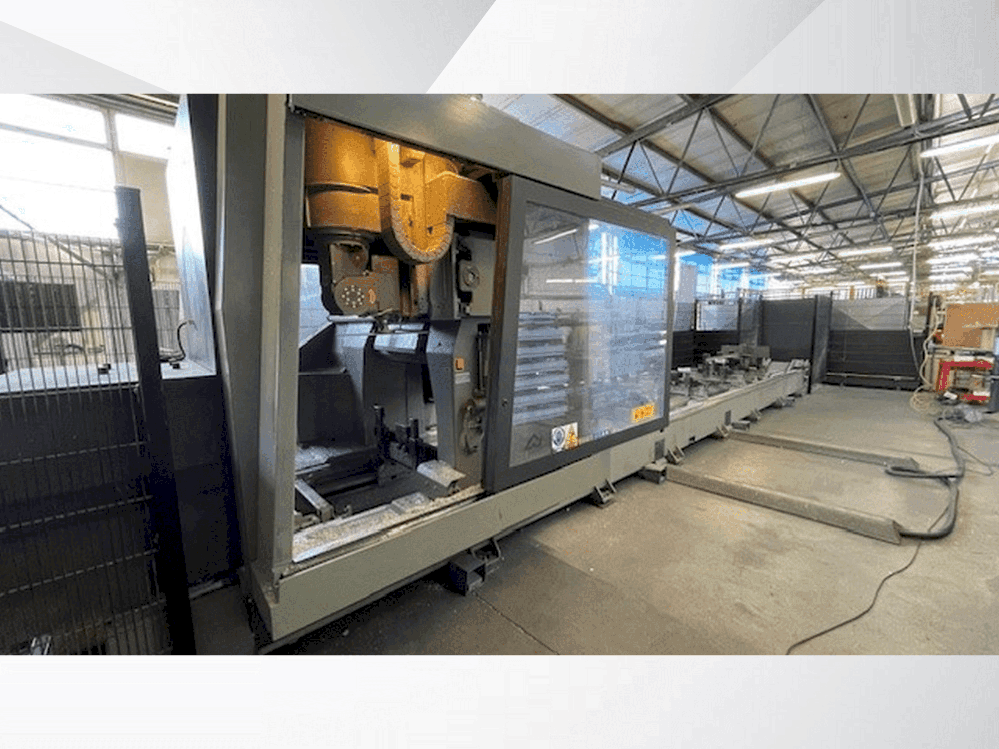 Čelní pohled  na Emmegi SATELLITE XT 7800  stroj