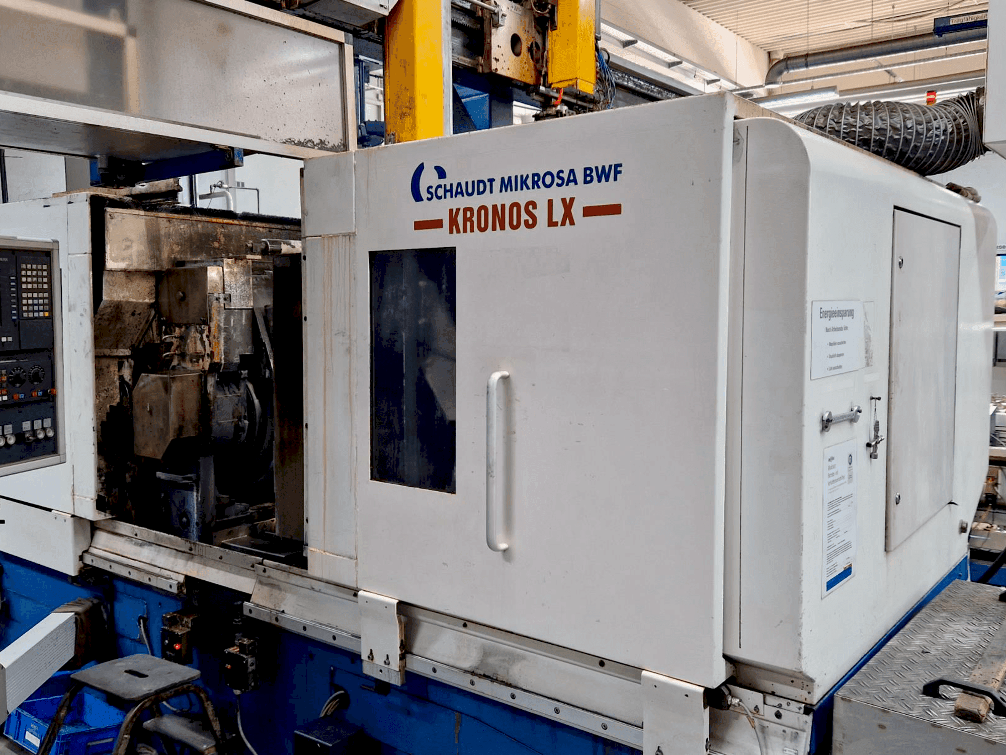 Čelní pohled  na Schaudt Mikrosa BWF Kronos LX  stroj