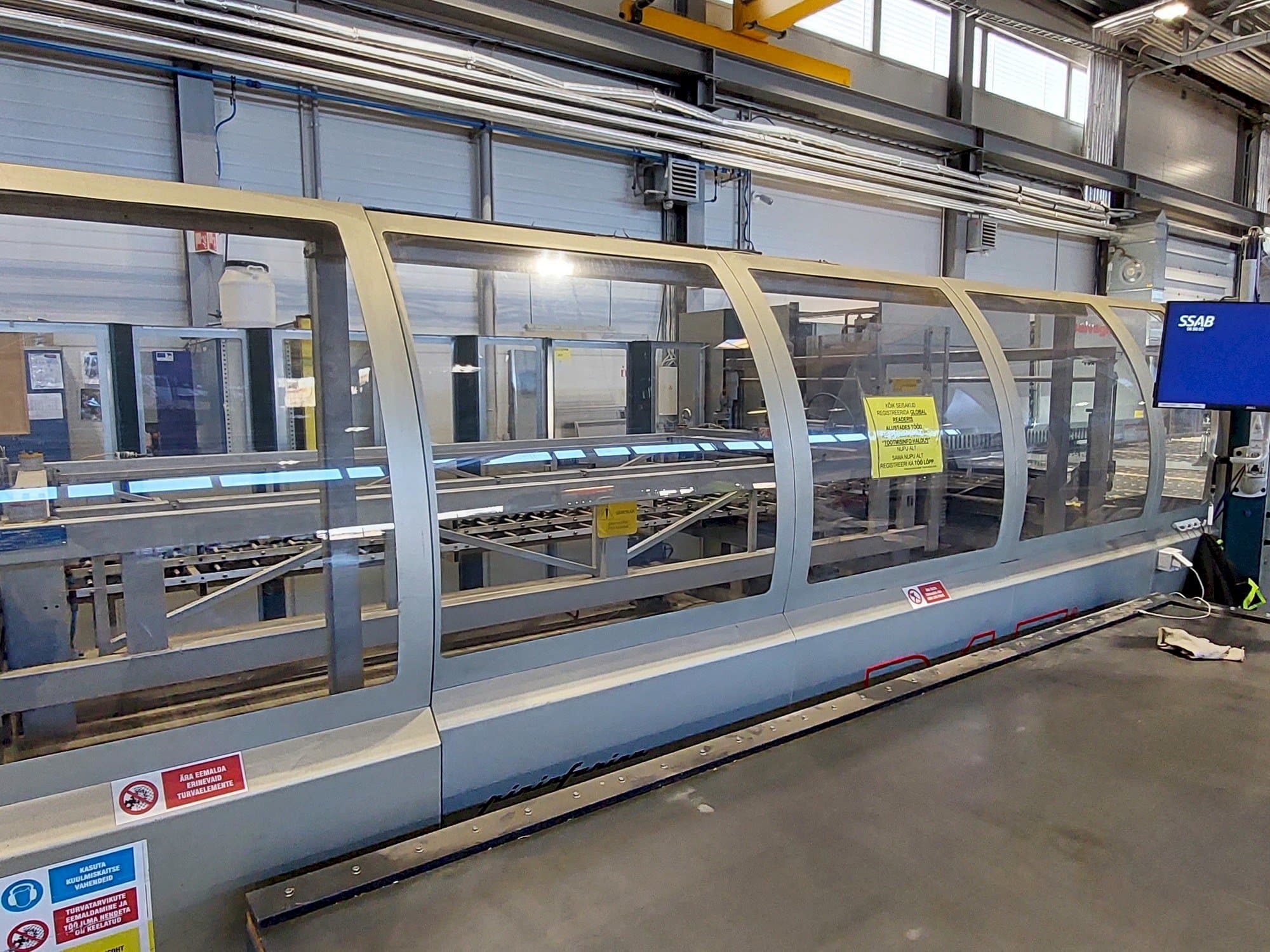 Čelní pohled na Salvagnini S4 0929 + P4 line stroj